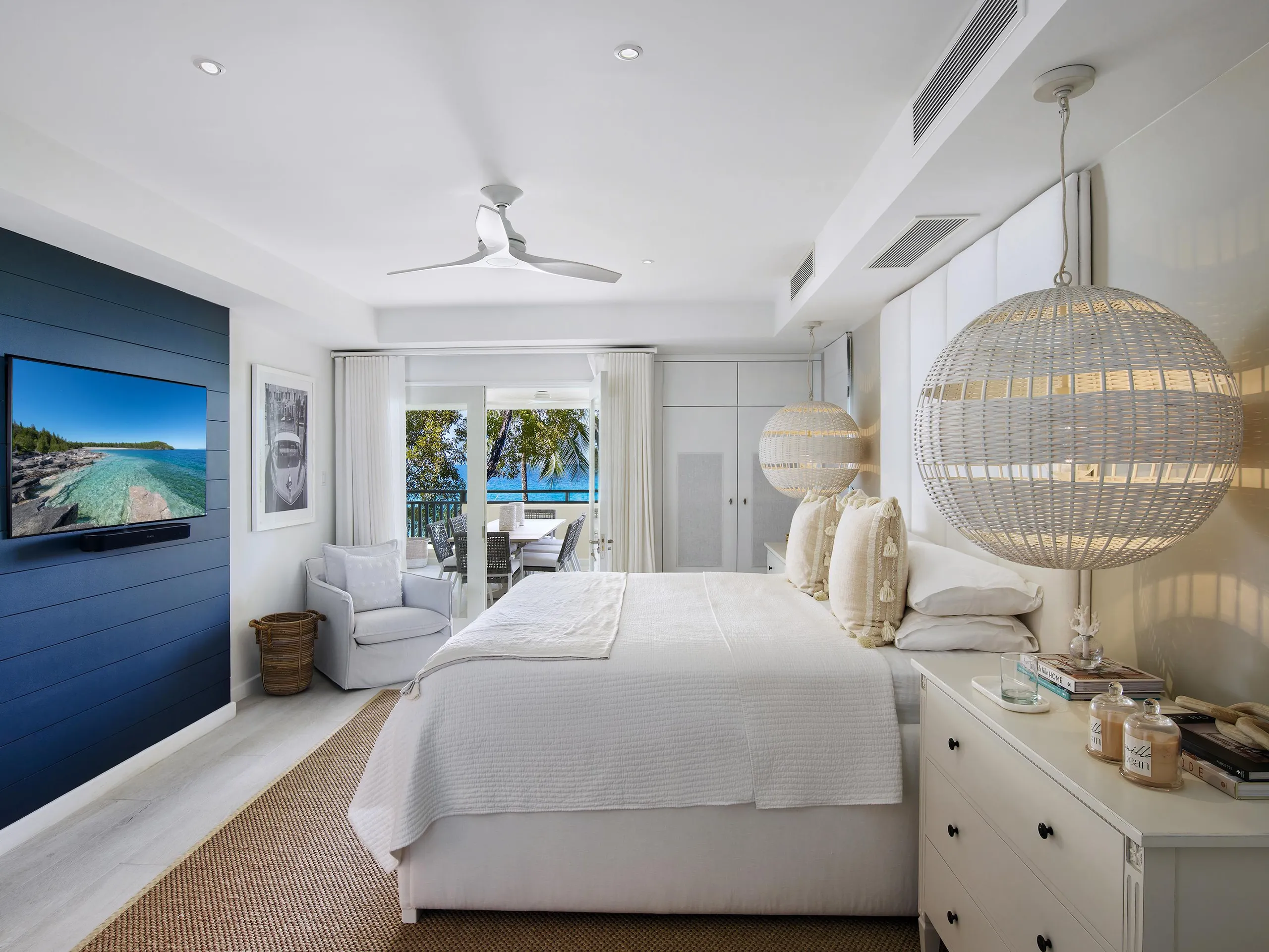 Barbados Sophisticated Beachfront Villa with Classic Caribbean Views — photograph 5