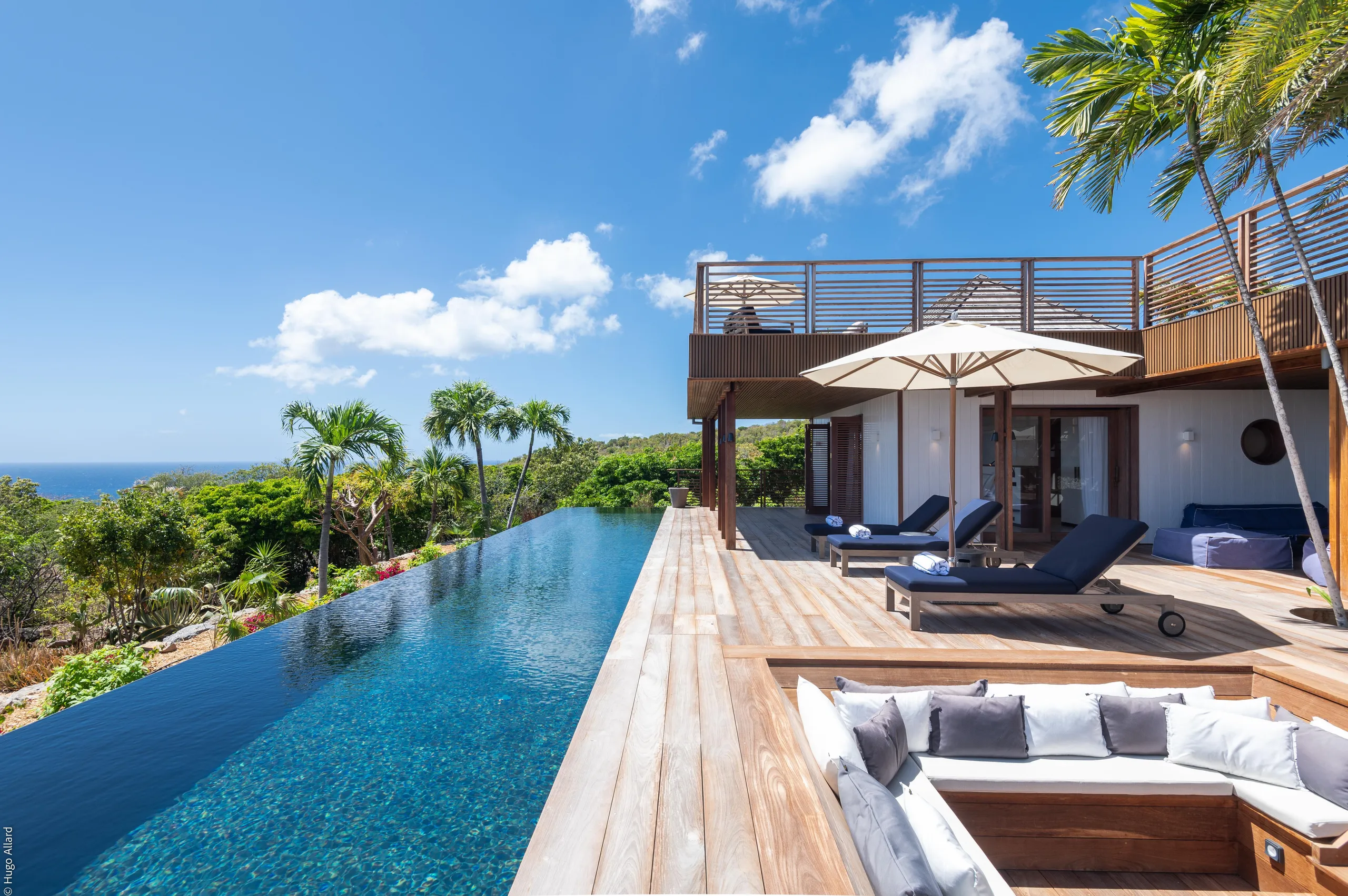 Luxe Caribbean Estate with Infinity Pool and Ocean Views — photograph 3