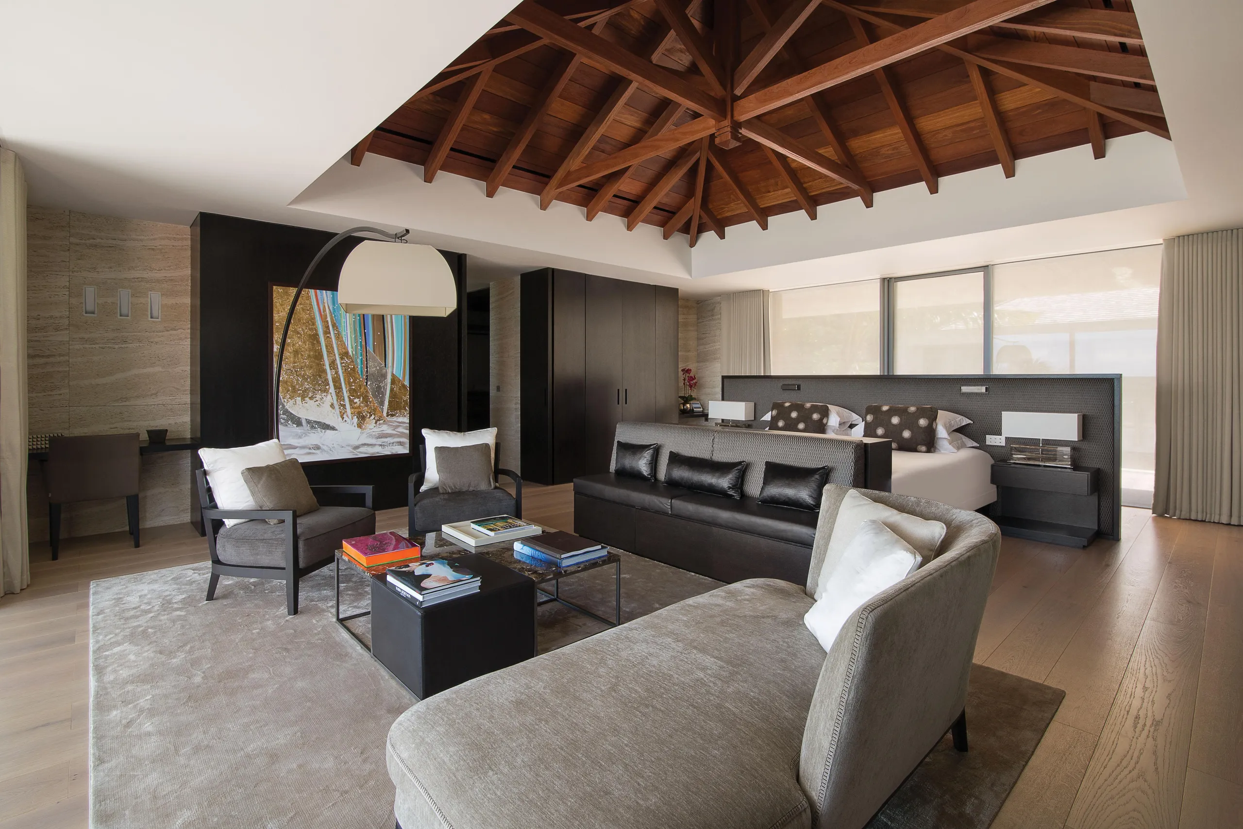 Brilliant Beachfront Villa with Infinity Pool and Home Cinema — photograph 6