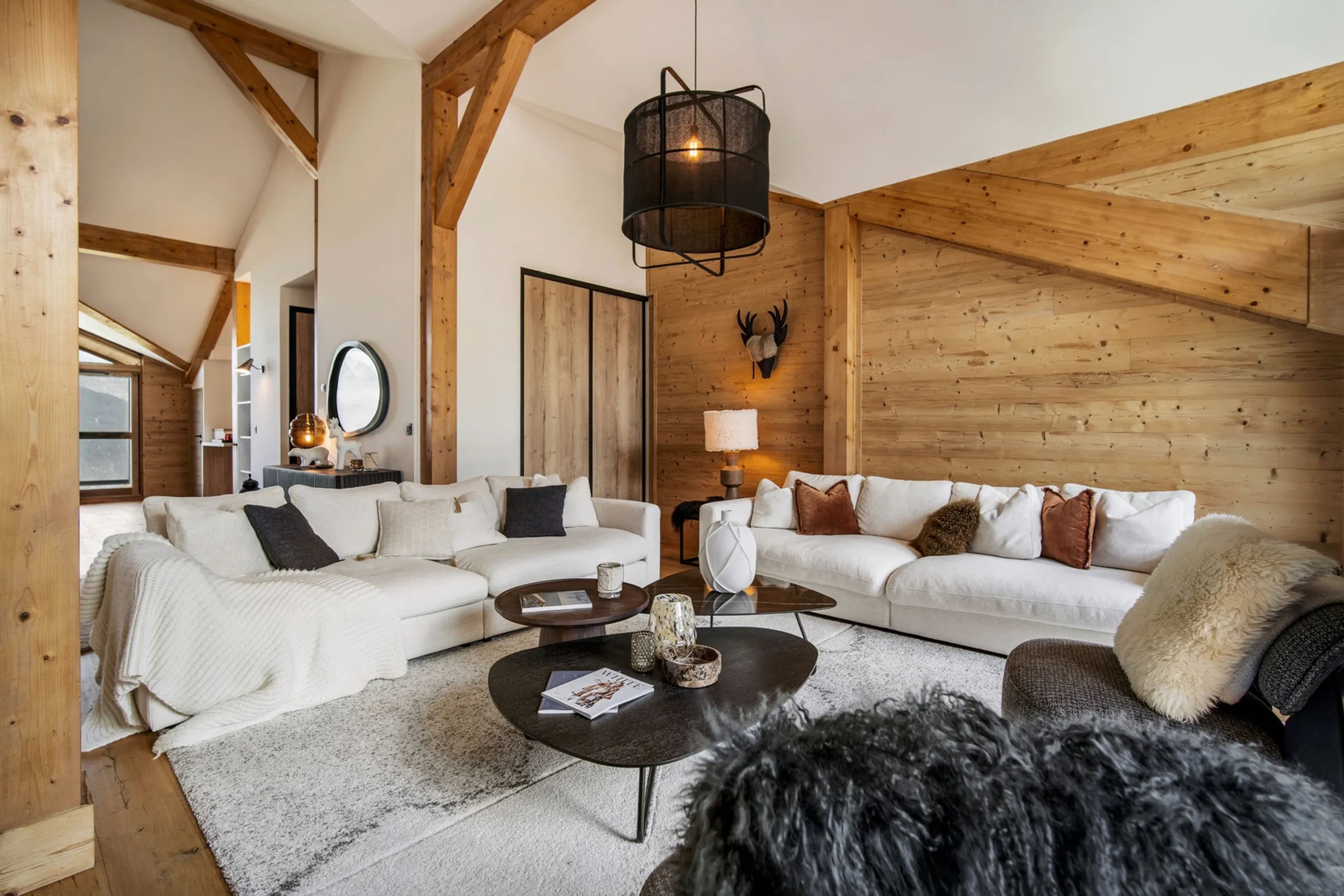 Courchevel Penthouse: Luxe 4-Room Escape with Mountain Views — photograph 11