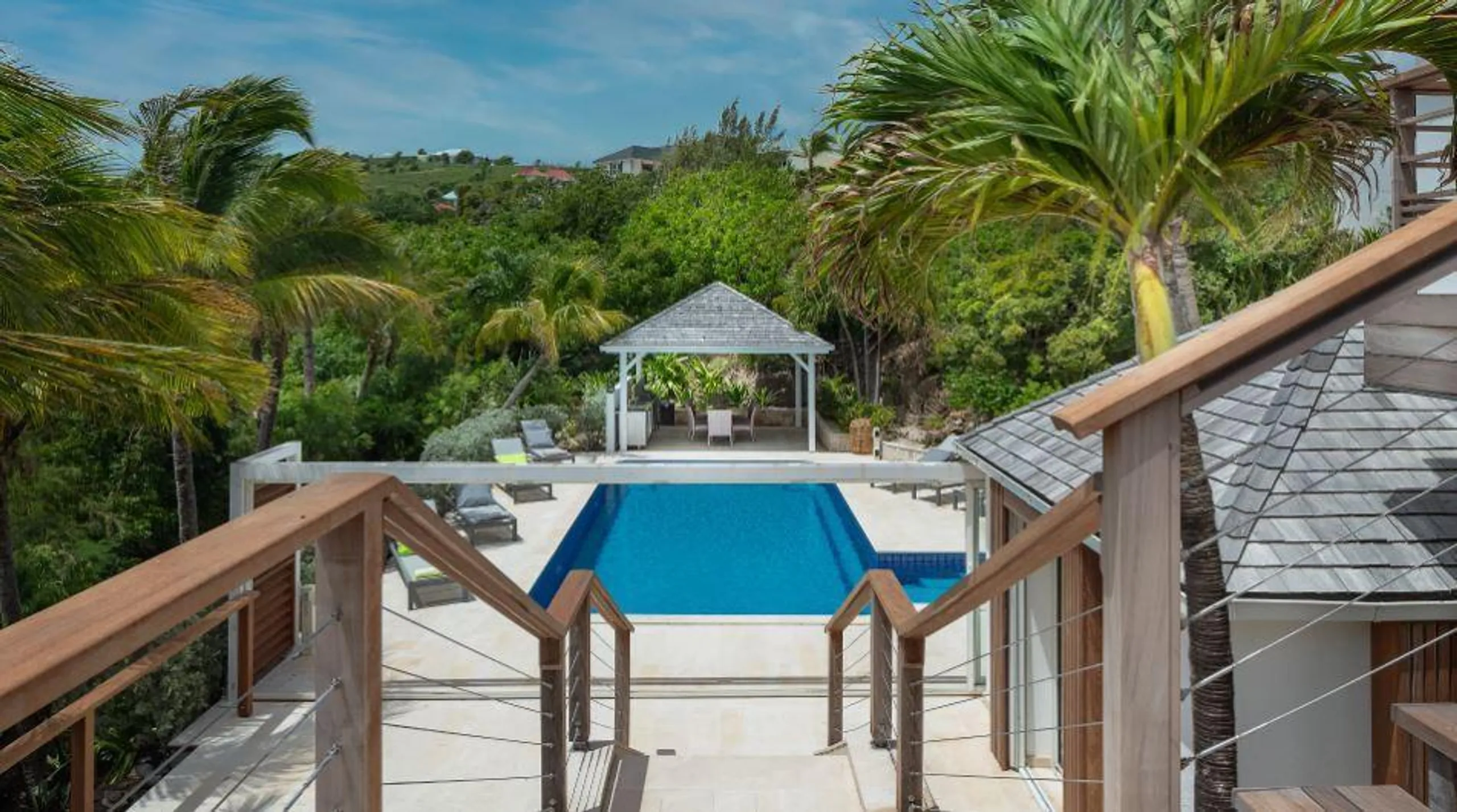 Majestic Private Haven Villa in Pointe Milou with Heated Pool Jacuzzi and Stunning Views of the Hill and Ocean — photograph 4