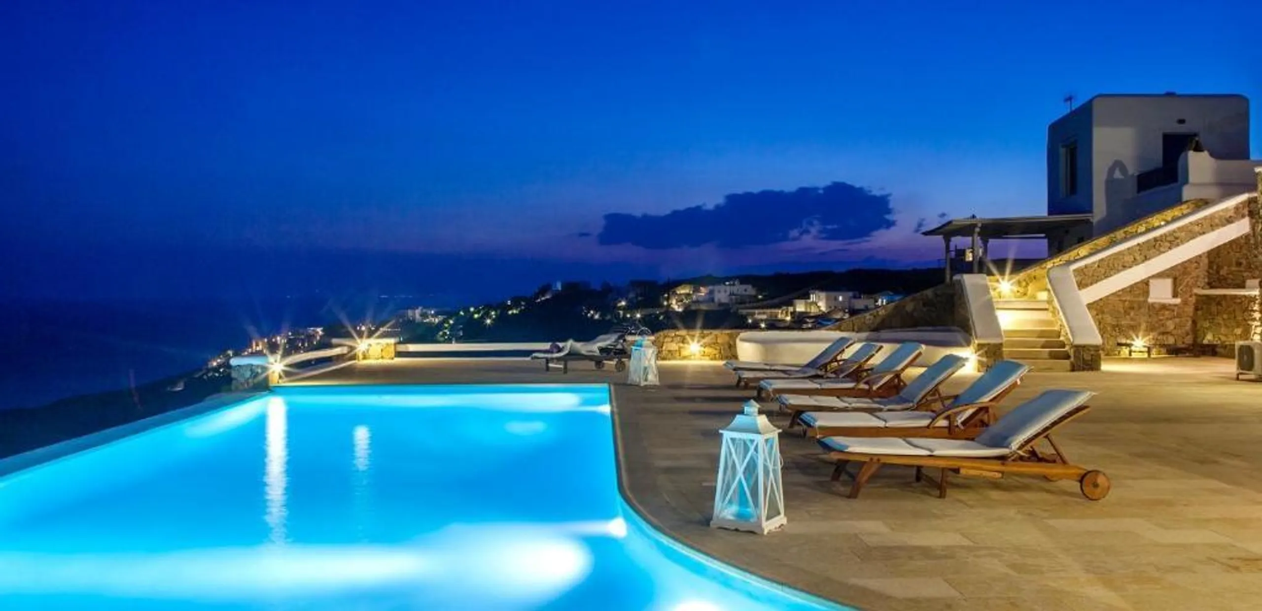Immerse Yourself in a Private Infinity Pool Villa with Breathtaking Aegean Sea Views — photograph 5
