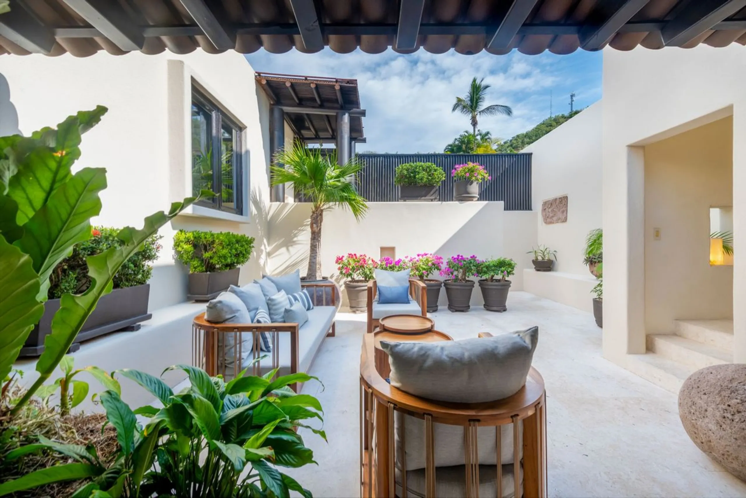 Four Seasons Punta Mita 4-Bedroom Oceanview Villa with Infinity Pool — photograph 8