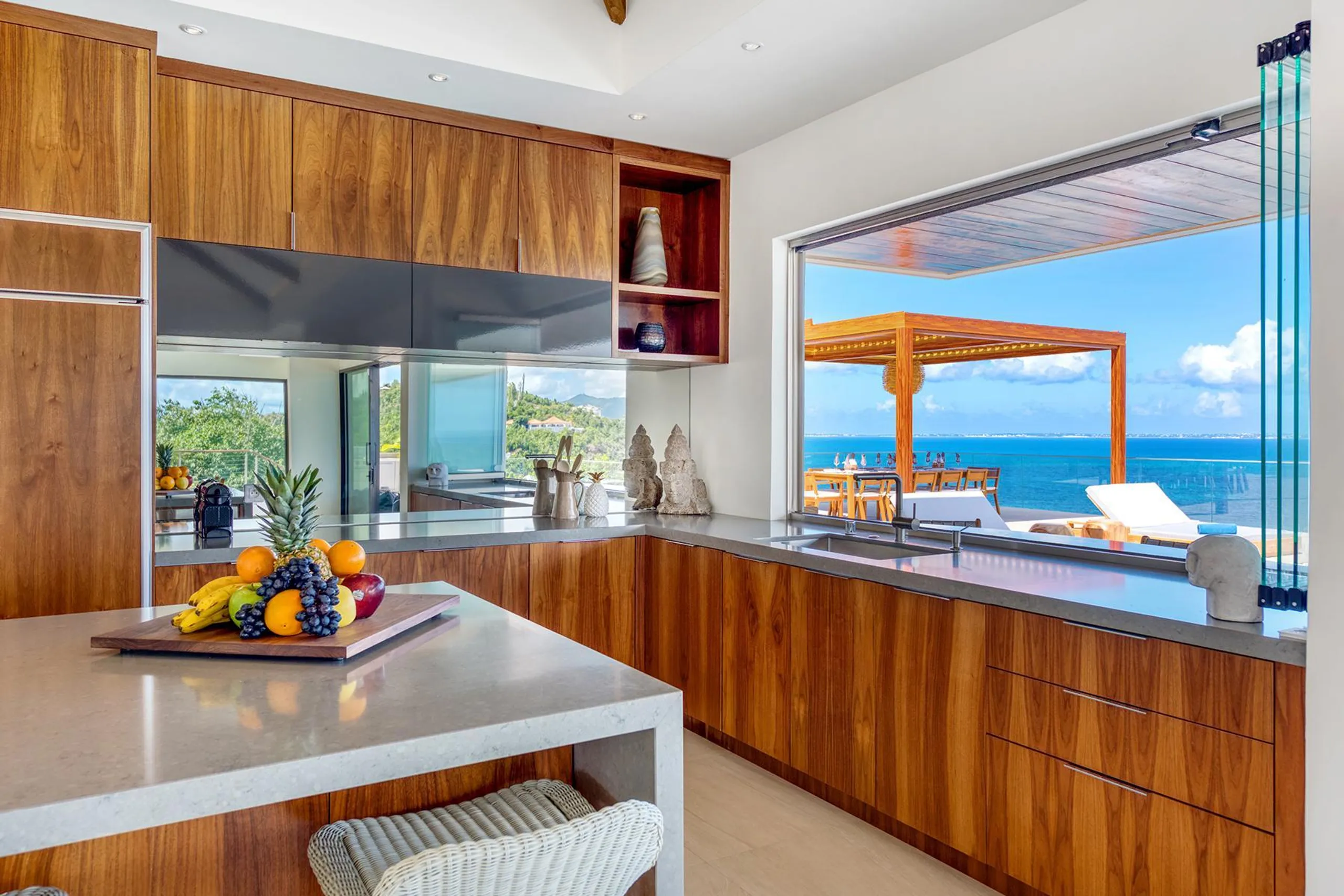 Exquisite Tranquility: A Villa Oasis with Breathtaking Ocean Panoramas — photograph 11