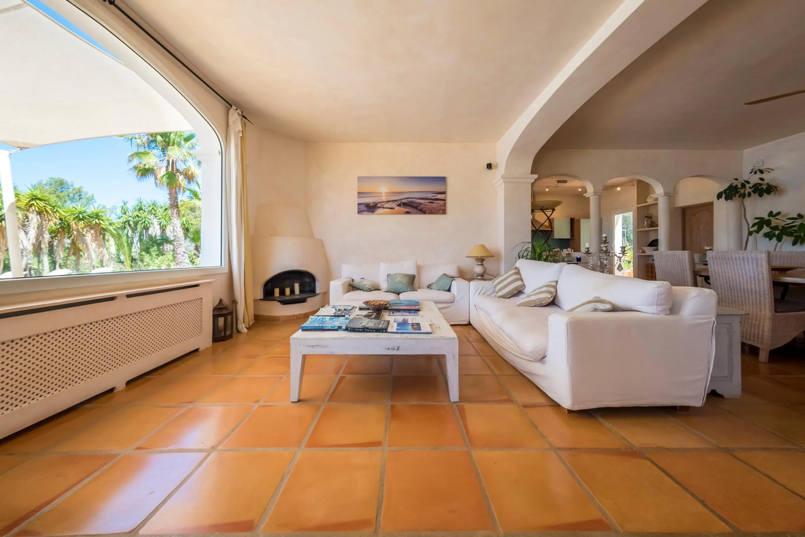 Sumptuous Ibiza Villa with Private Pool and Ocean Views — photograph 12