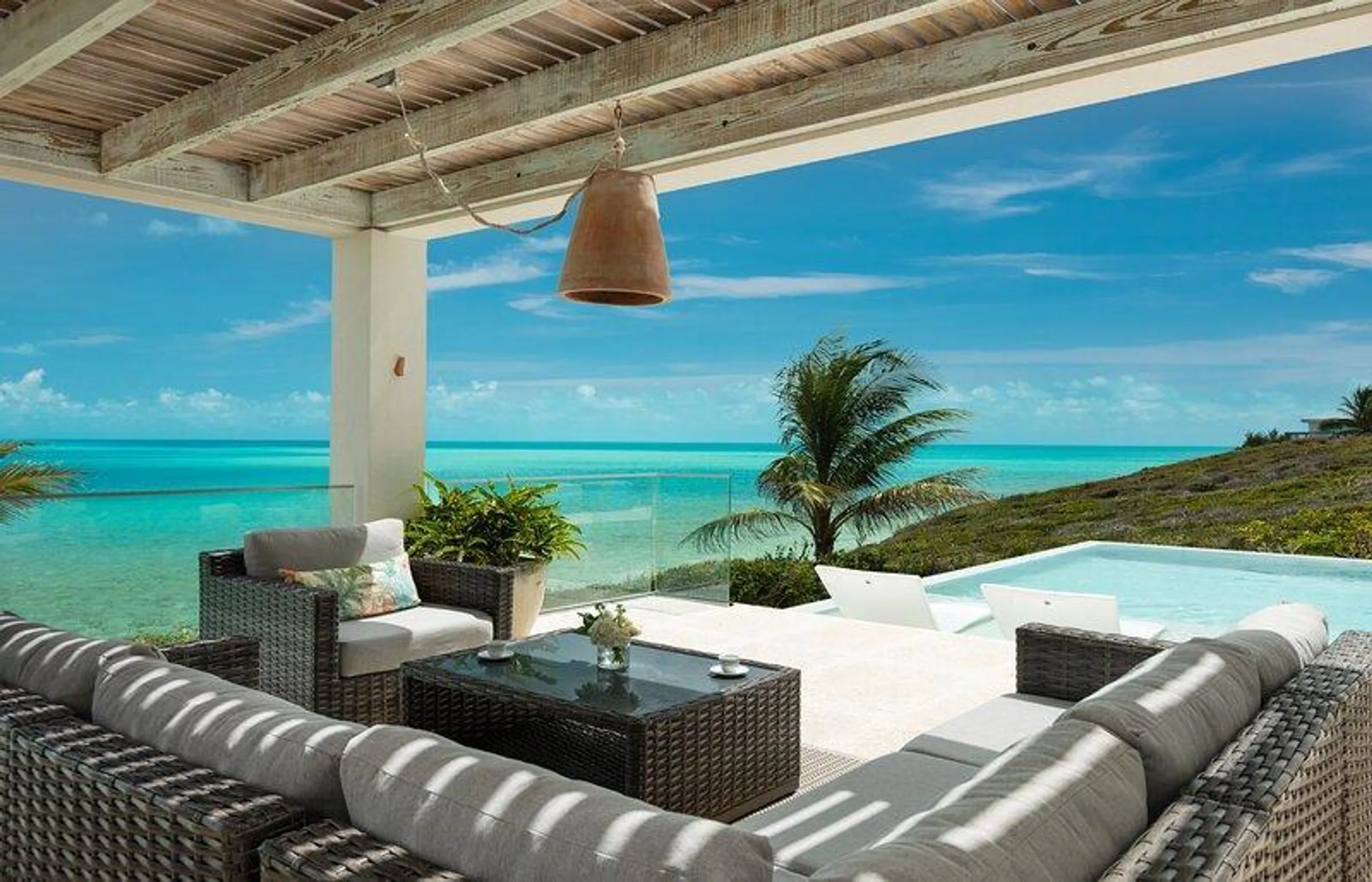 Long Bay Beach Sophisticated Oceanfront Villa Situated Almost on the Water's Edge — photograph 6