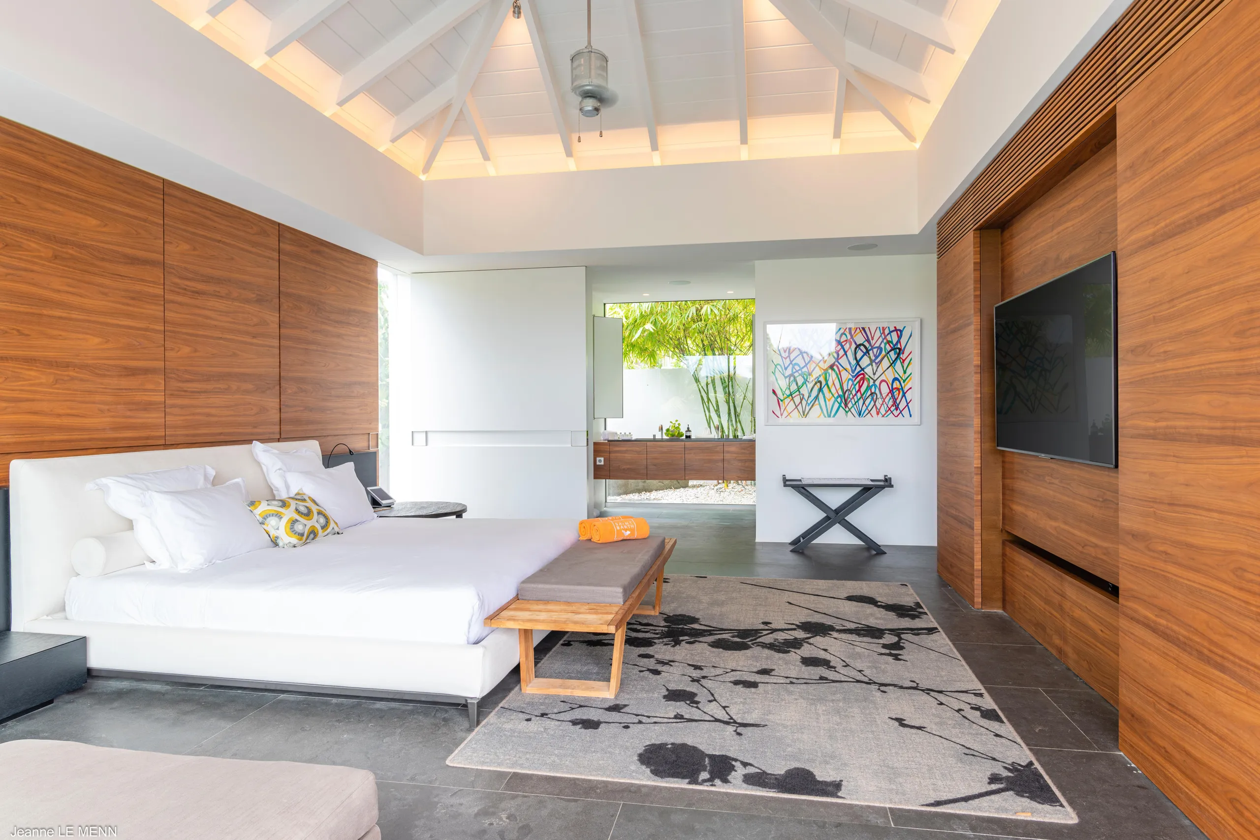 Tranquil Seaview Villa with Infinity Pool and Private Zen Gardens — photograph 6