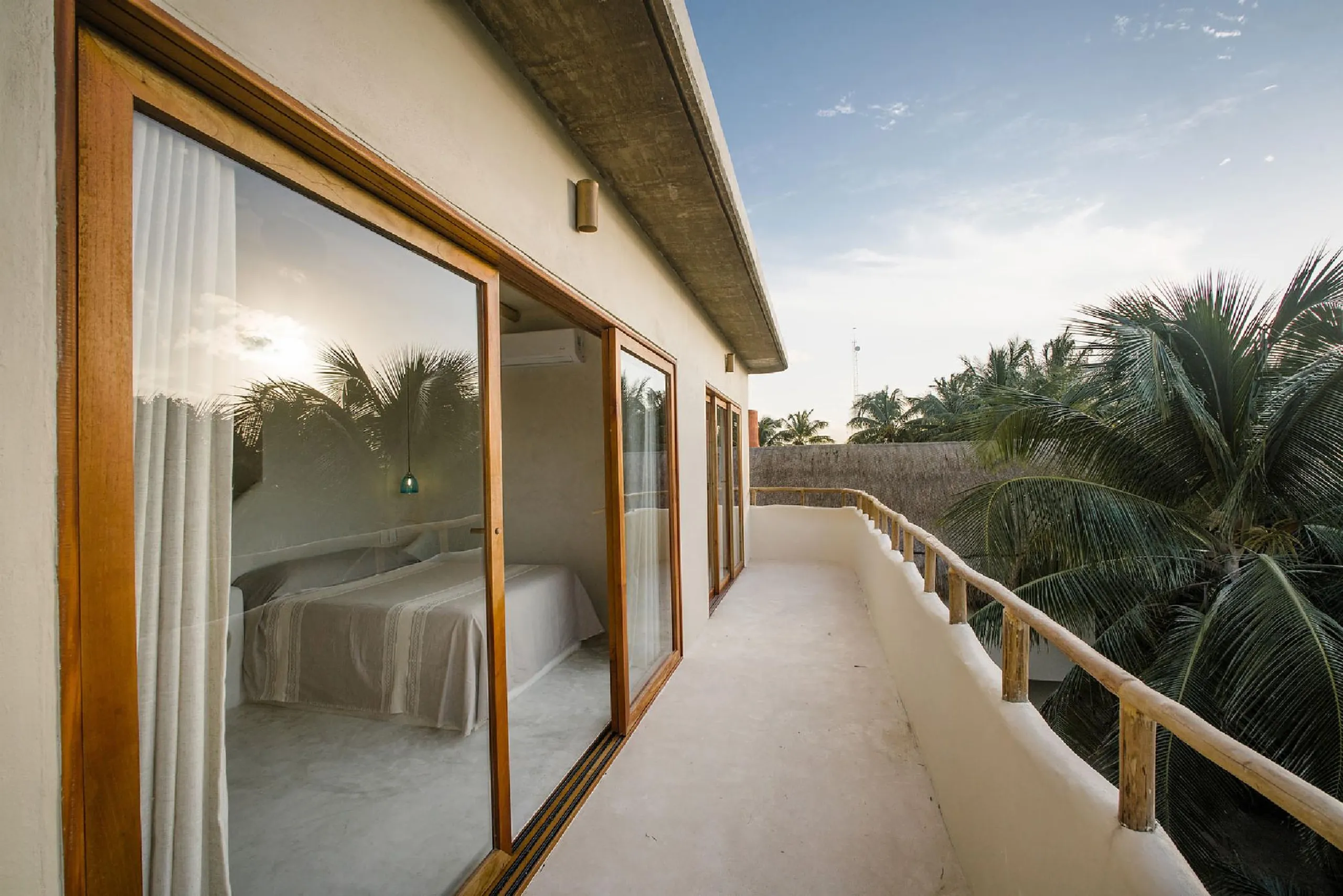 Beachfront Sustainable Eco Luxe Retreat Compound with Private Pool — photograph 10