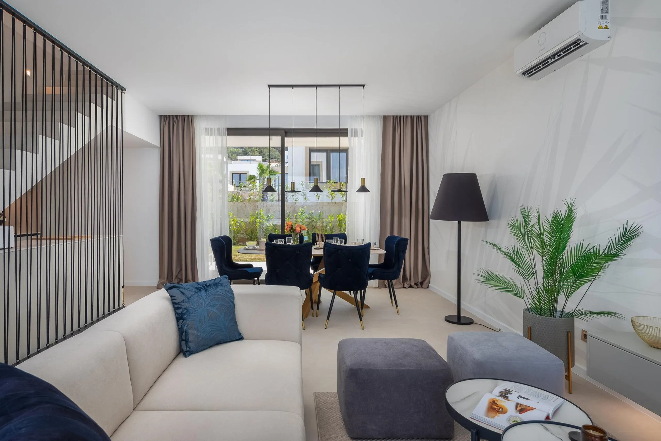 Fantastic Modern Villa with Private Pool and Sea Views — photograph 8