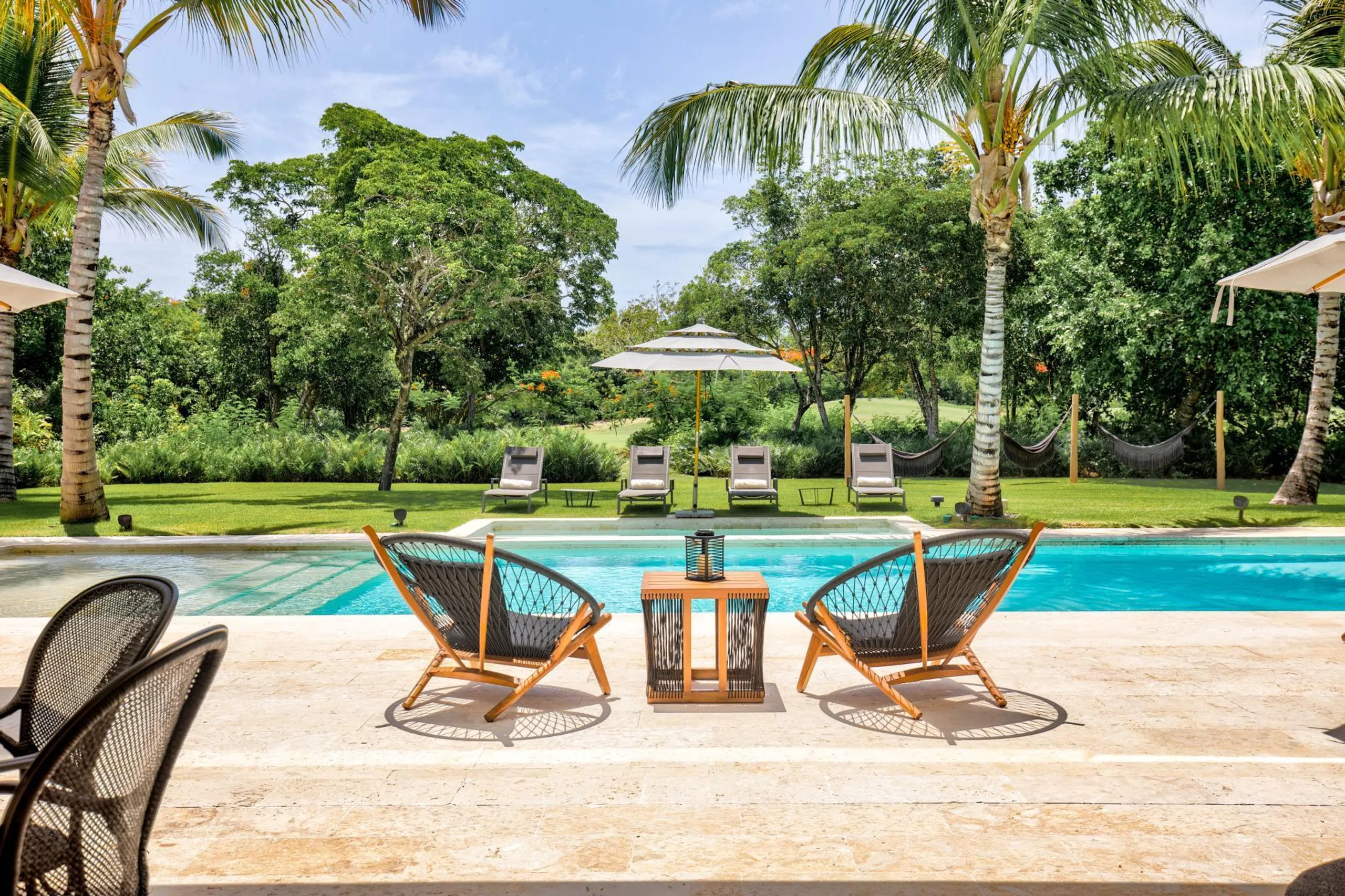 Tranquil 5-Bedroom Villa with Private Pool, Jacuzzi, and Golf Access — photograph 11