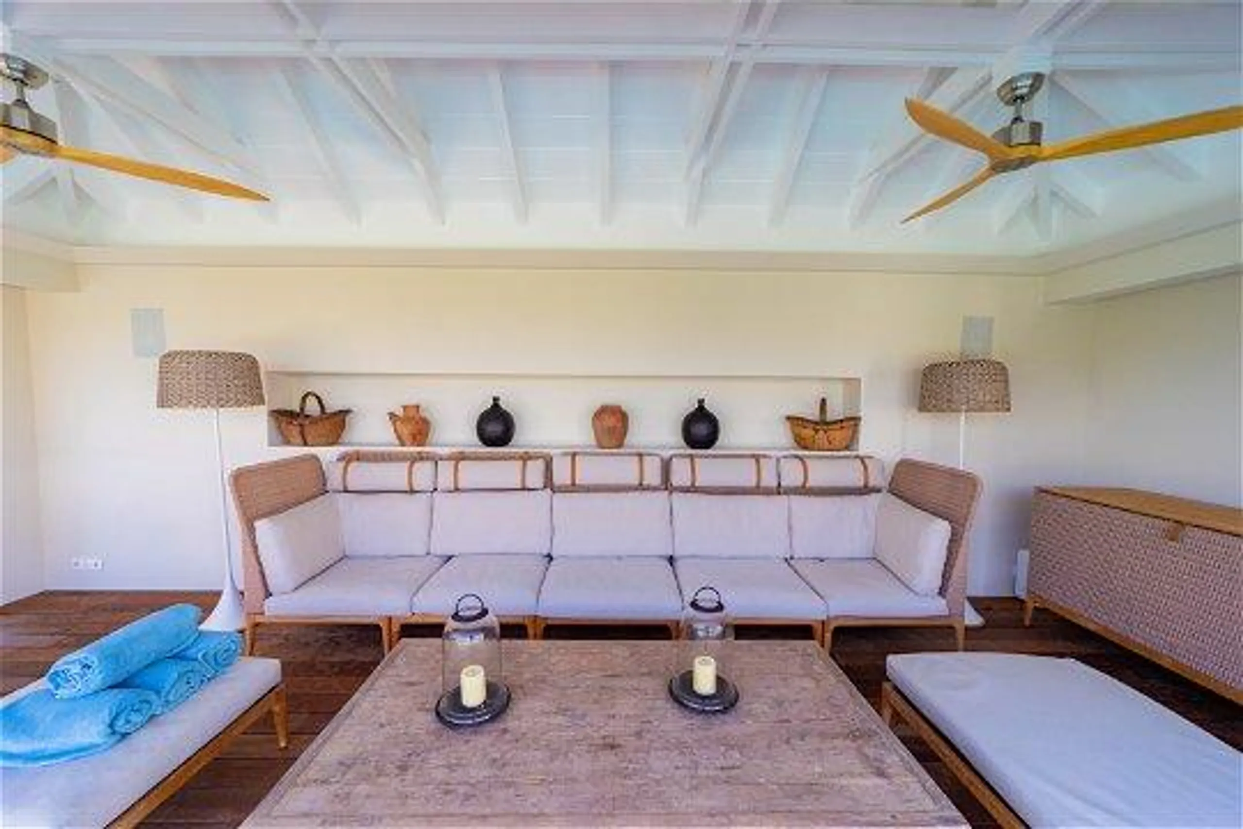 Calming Caribbean Villa with Private Heated Pool and Hill Views — photograph 8