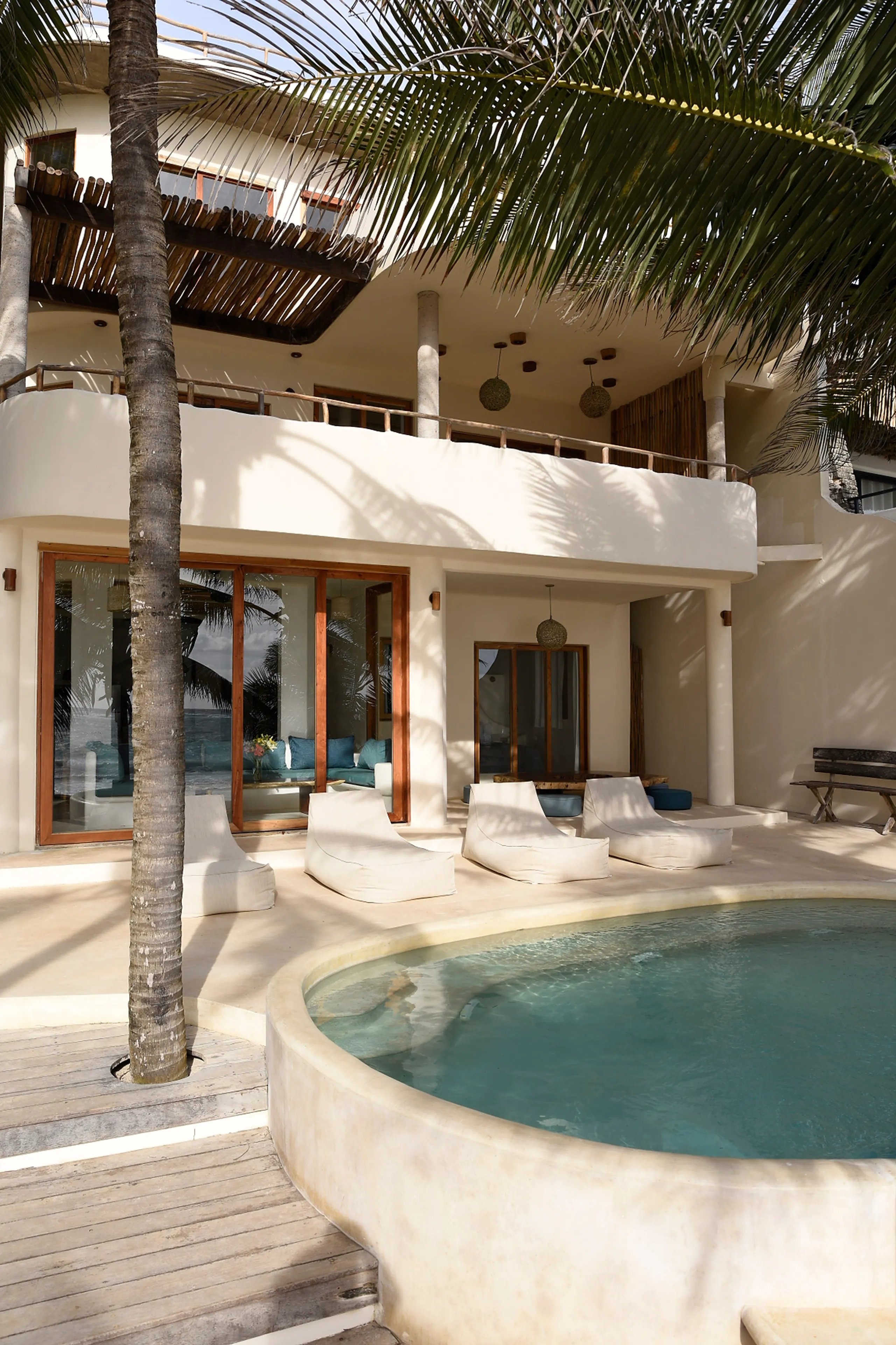 Grand Beachfront Villa in Tulum with Pool & Ocean Views — photograph 8