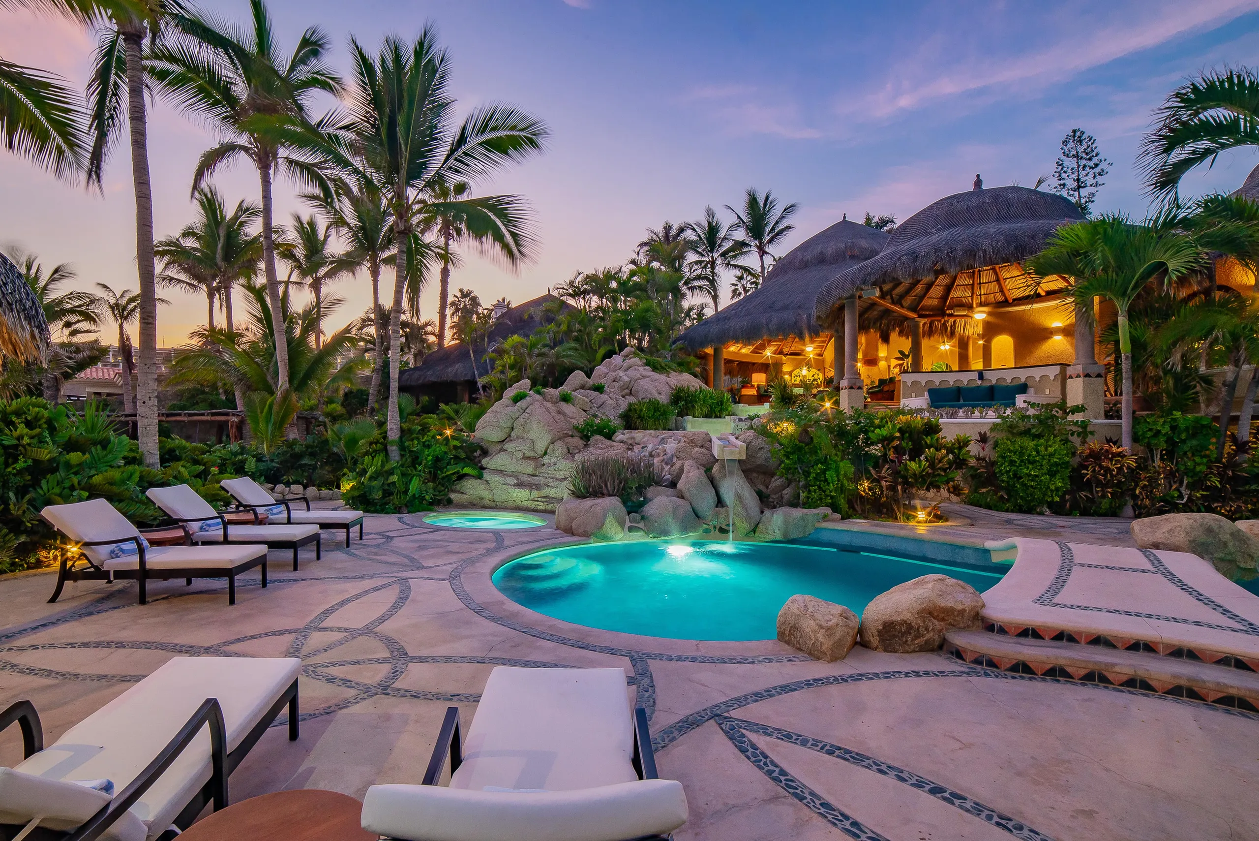 Corridor Beachfront Compound with Pools, Waterfall and Ocean Views — photograph 9