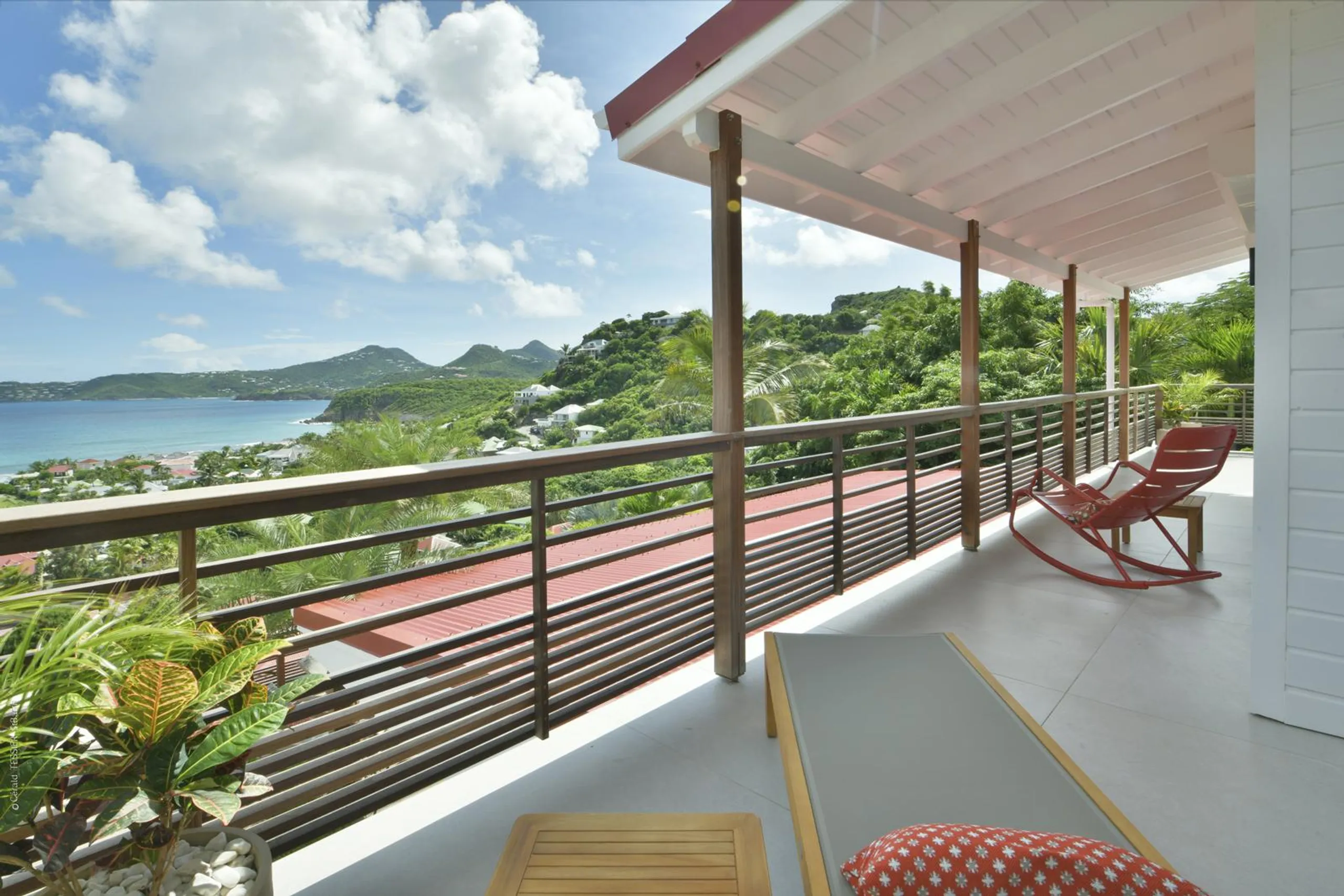 Majestic Anse des Cayes Villa with Private Pool — photograph 2