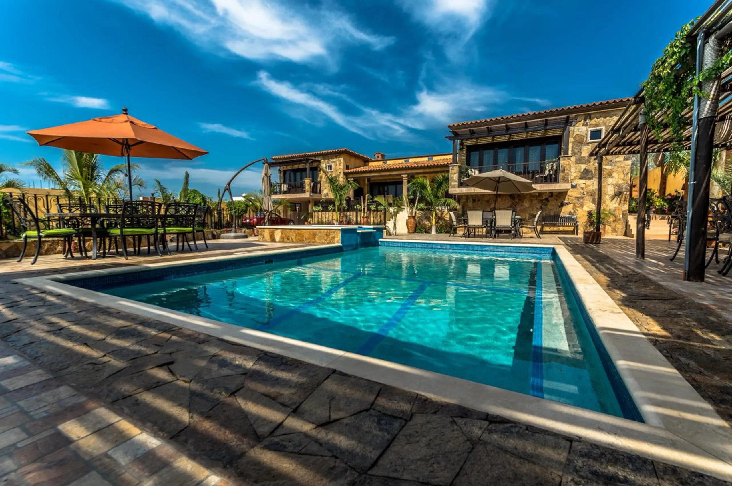One-of-a-Kind Private Estate in a Tranquil Setting with Pool and Views — photograph 5