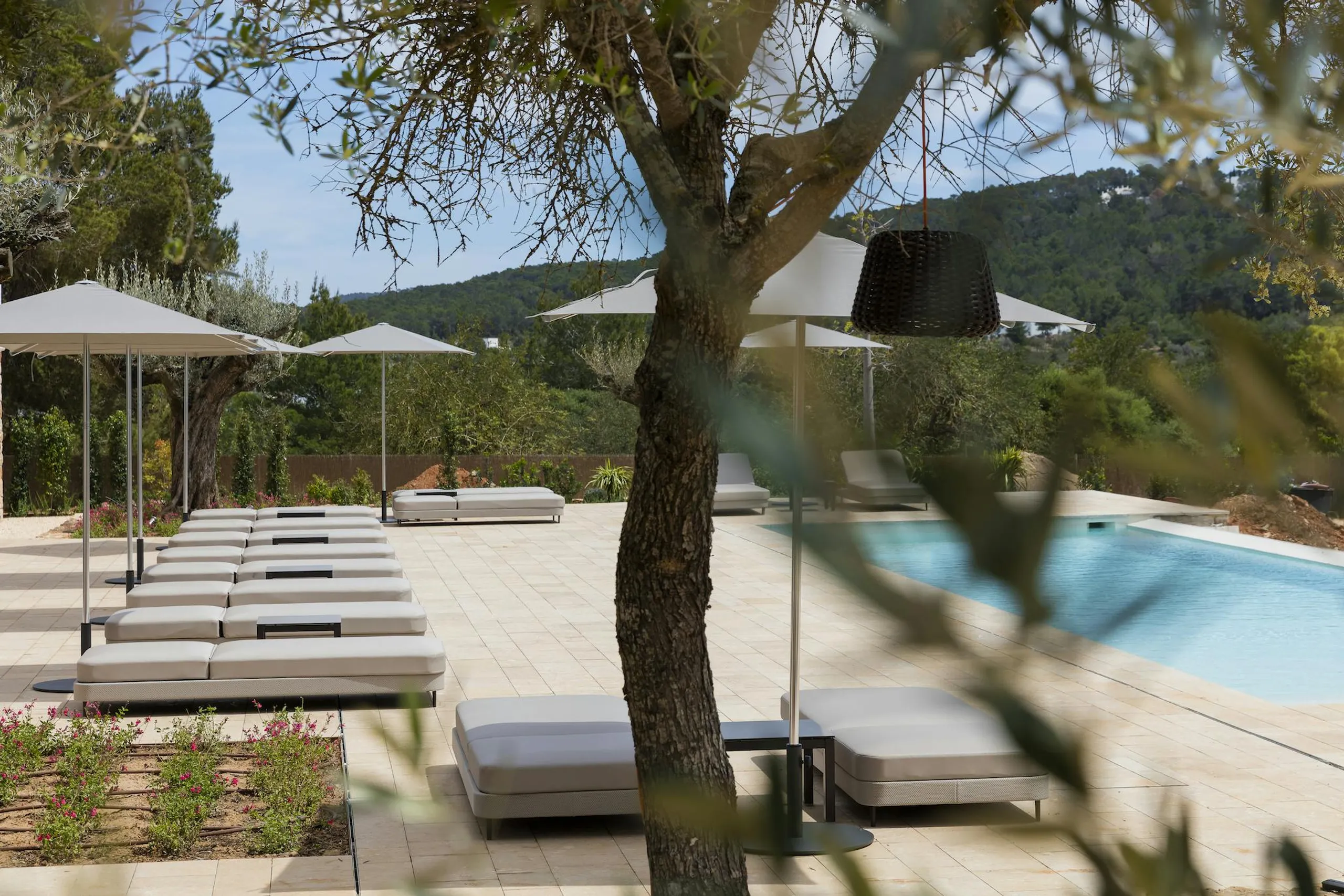 Sumptuous Ibiza Estate with Private Pool and Sun Deck — photograph 8