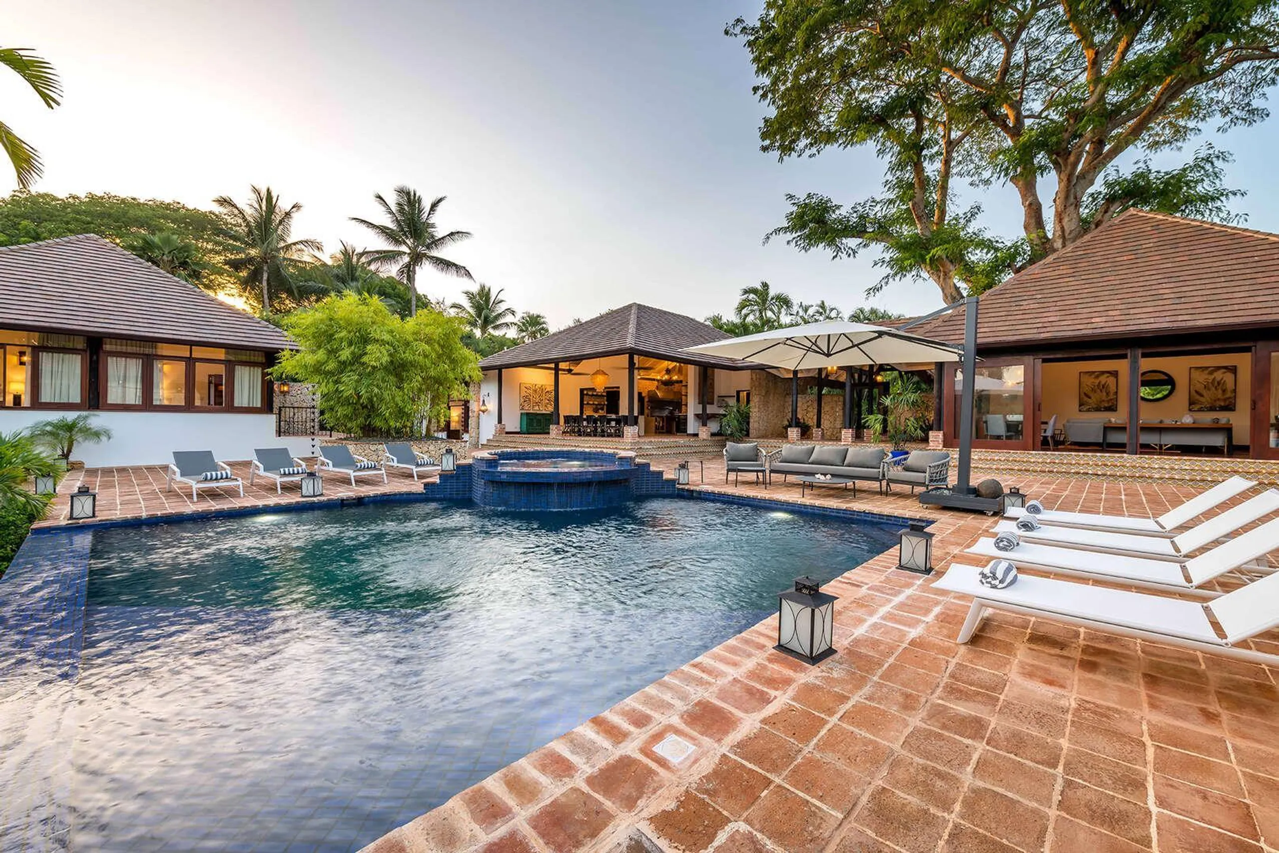 Casa de Campo's Dominican Styled with a Blend of Tropical Villa with Country Club Access — photograph 2