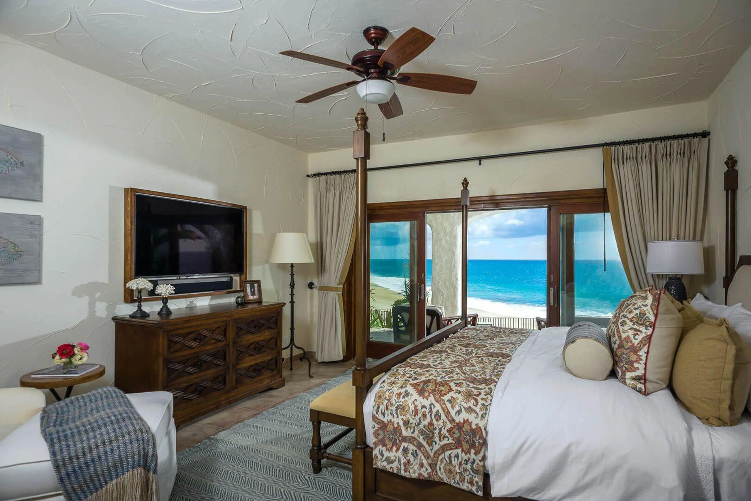 Luxurious Beachfront Villa in Playa Tortuga with Private Pool and Panoramic Ocean Views — photograph 11
