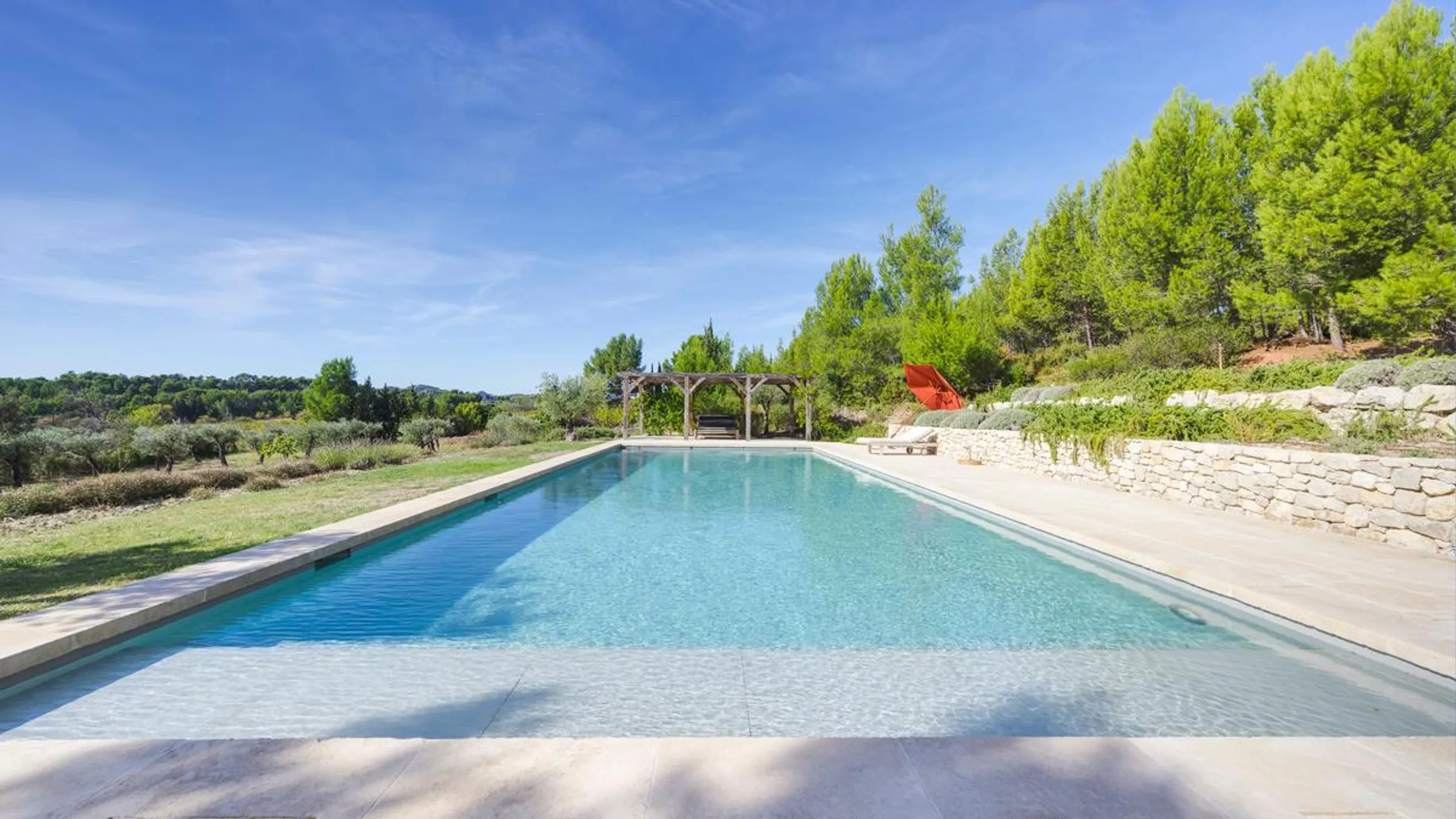 Spacious 7-Bedroom Villa with Heated Pool and Mountain Views — photograph 3