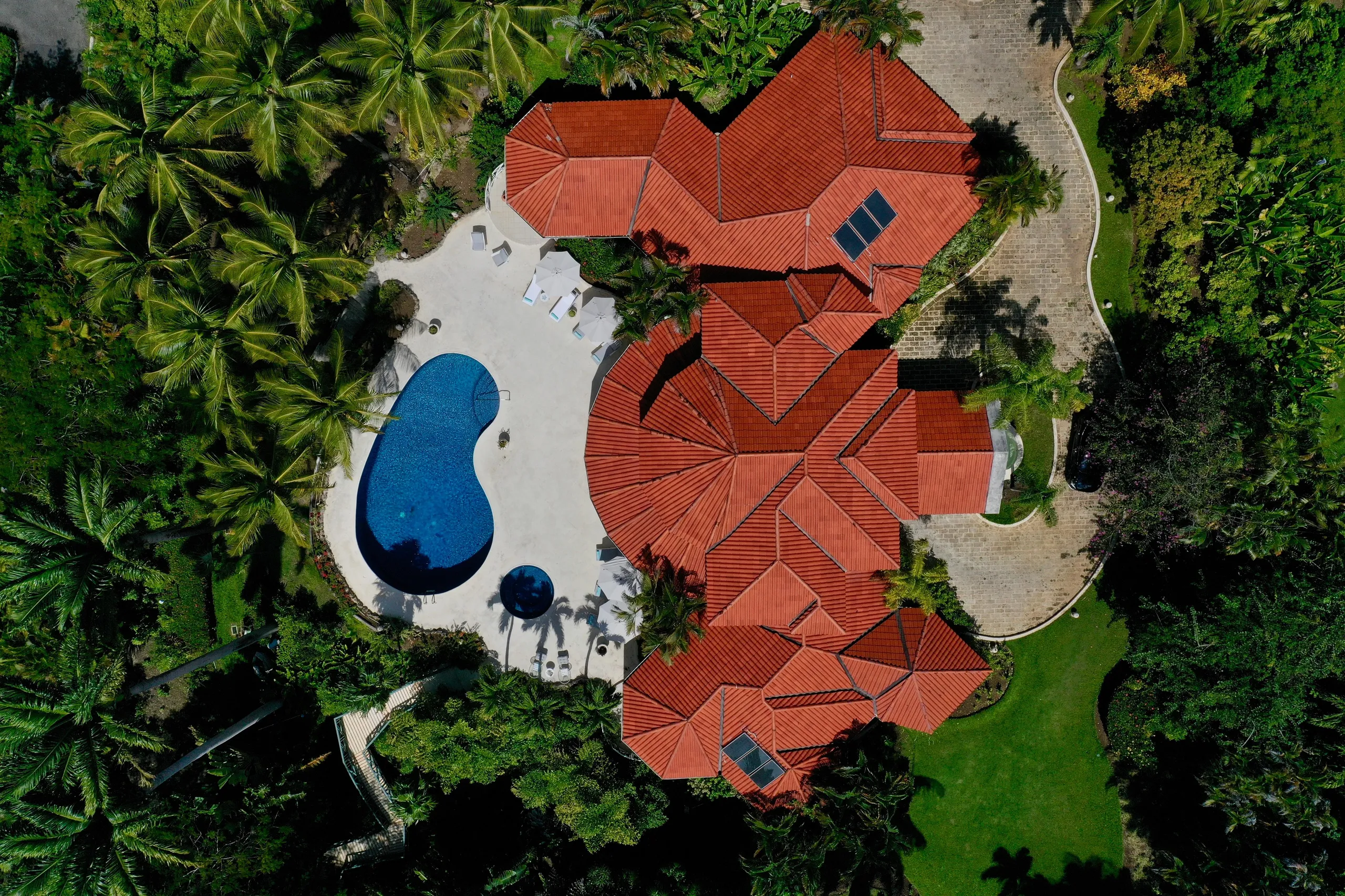 Sandy Lane's Elite Sanctuary Villa with Beach Club and Golf Course Access — photograph 10