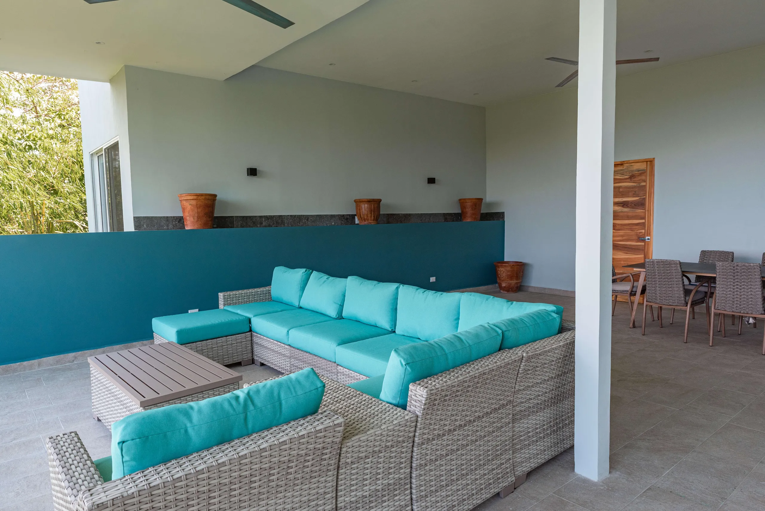 Sleek Rainforest Rental with Panoramic Pacific Ocean Views — photograph 7