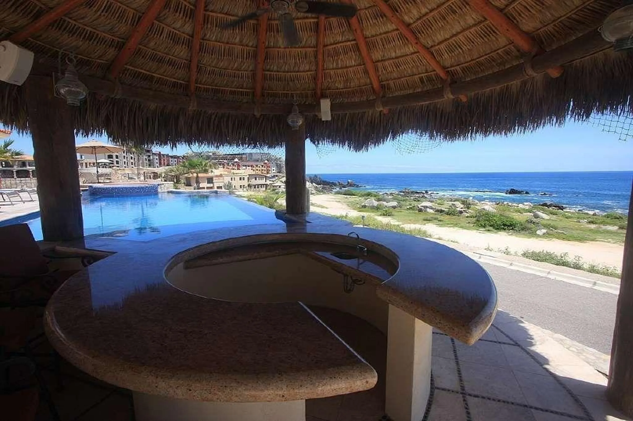 Punta Ballena Luxury Villa with Infinity Pool, Hot Tub and Sweeping Ocean Views — photograph 7