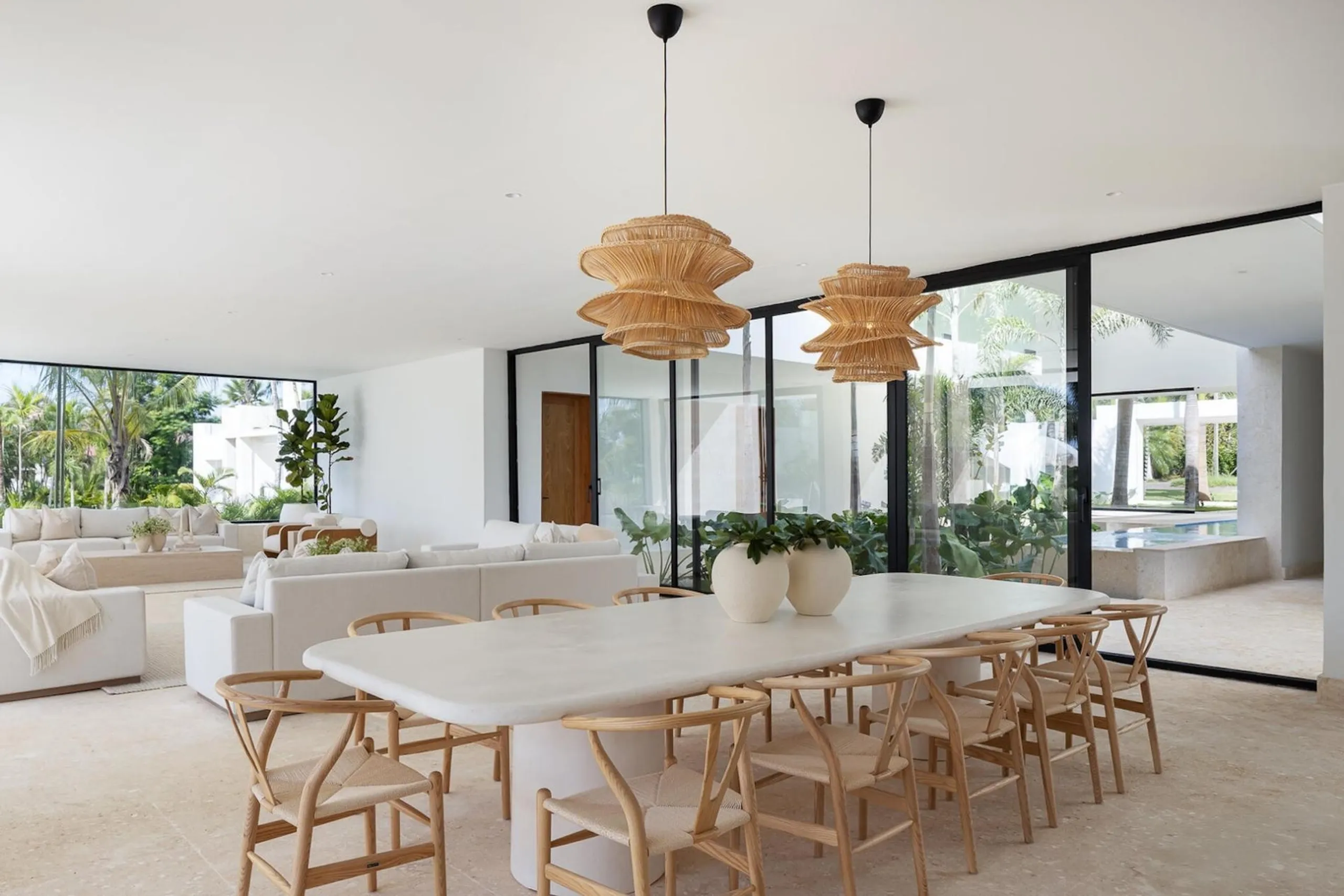 Regal Modern Villa in Pool, Gym, Sauna and Ocean Views — photograph 8