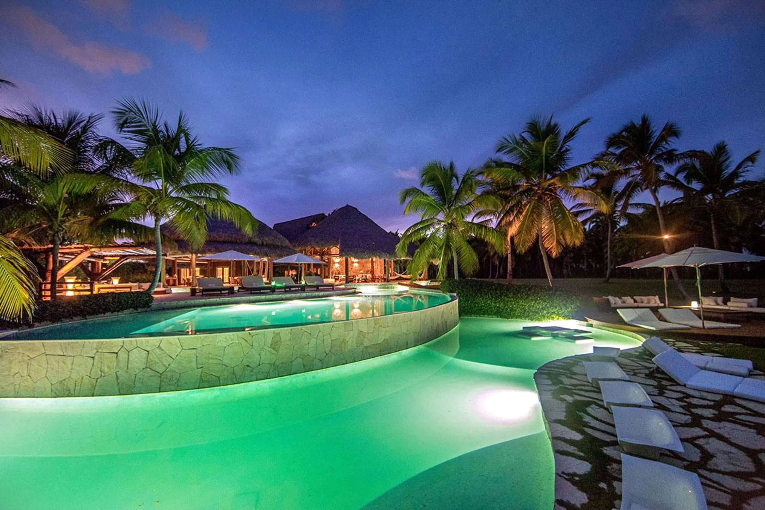 Ocean Front Punta Cana Villa with Private Pool and Walks to Beach — photograph 6
