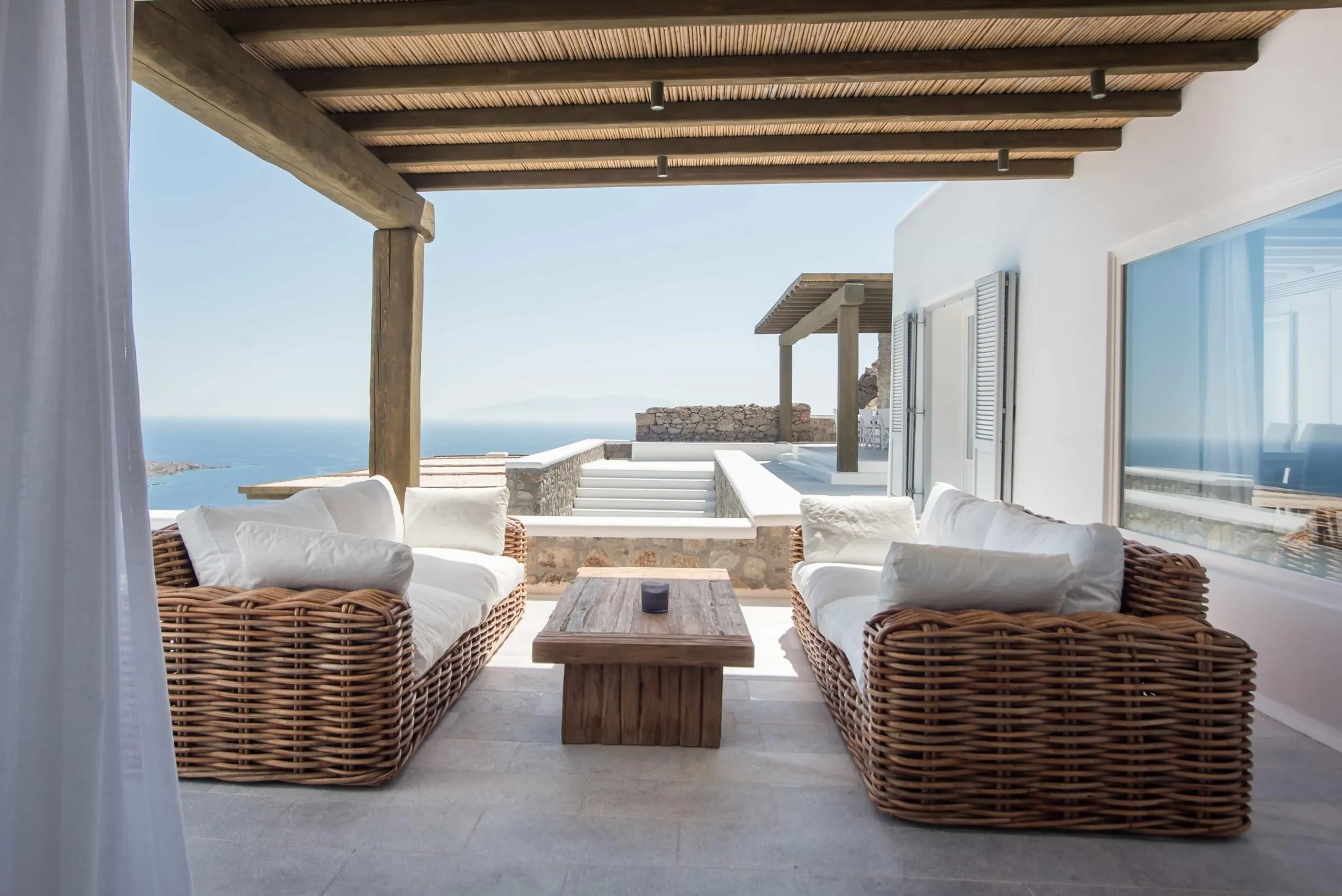 Palatial Mykonos Estate with with Invigorating Pool and Dining Al-Fresco — photograph 8