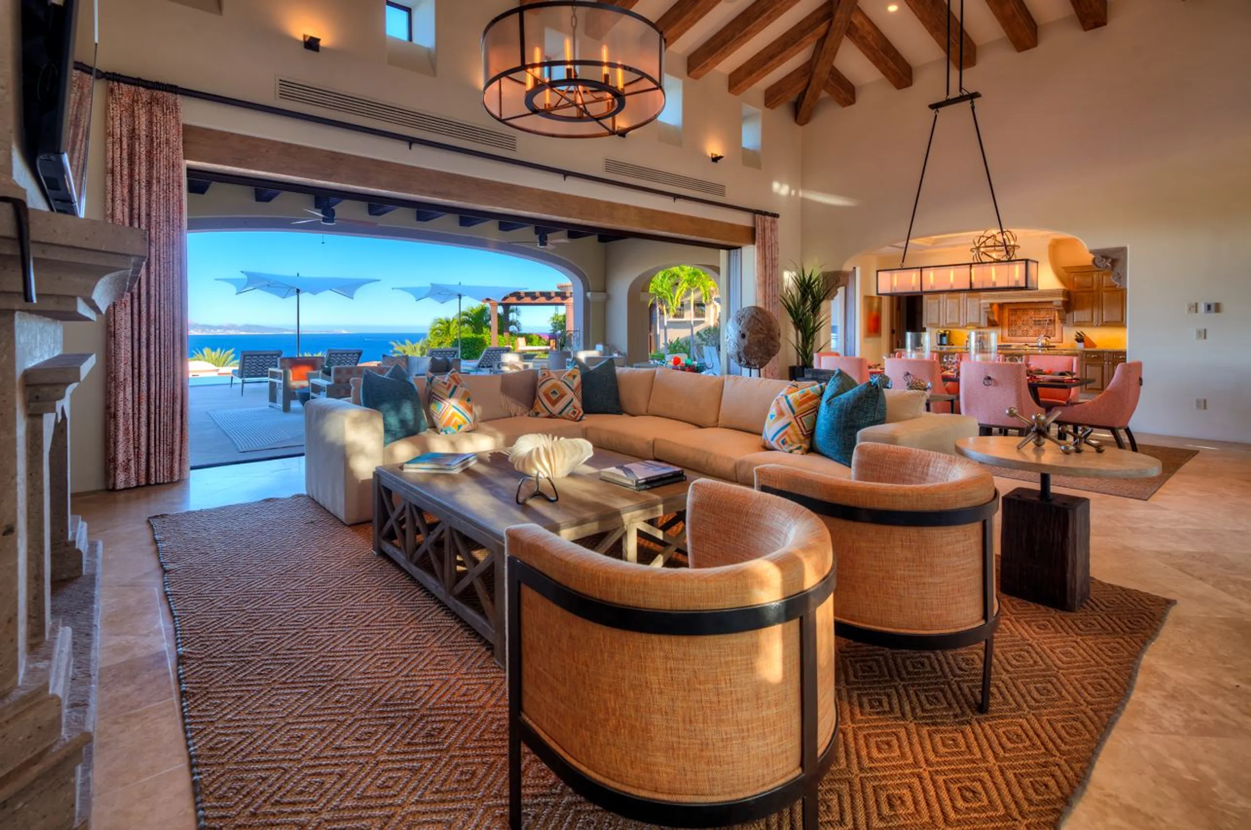 Majestic High-End Villa with Private Infinity Pool, Jacuzzi and Ocean Views — photograph 9