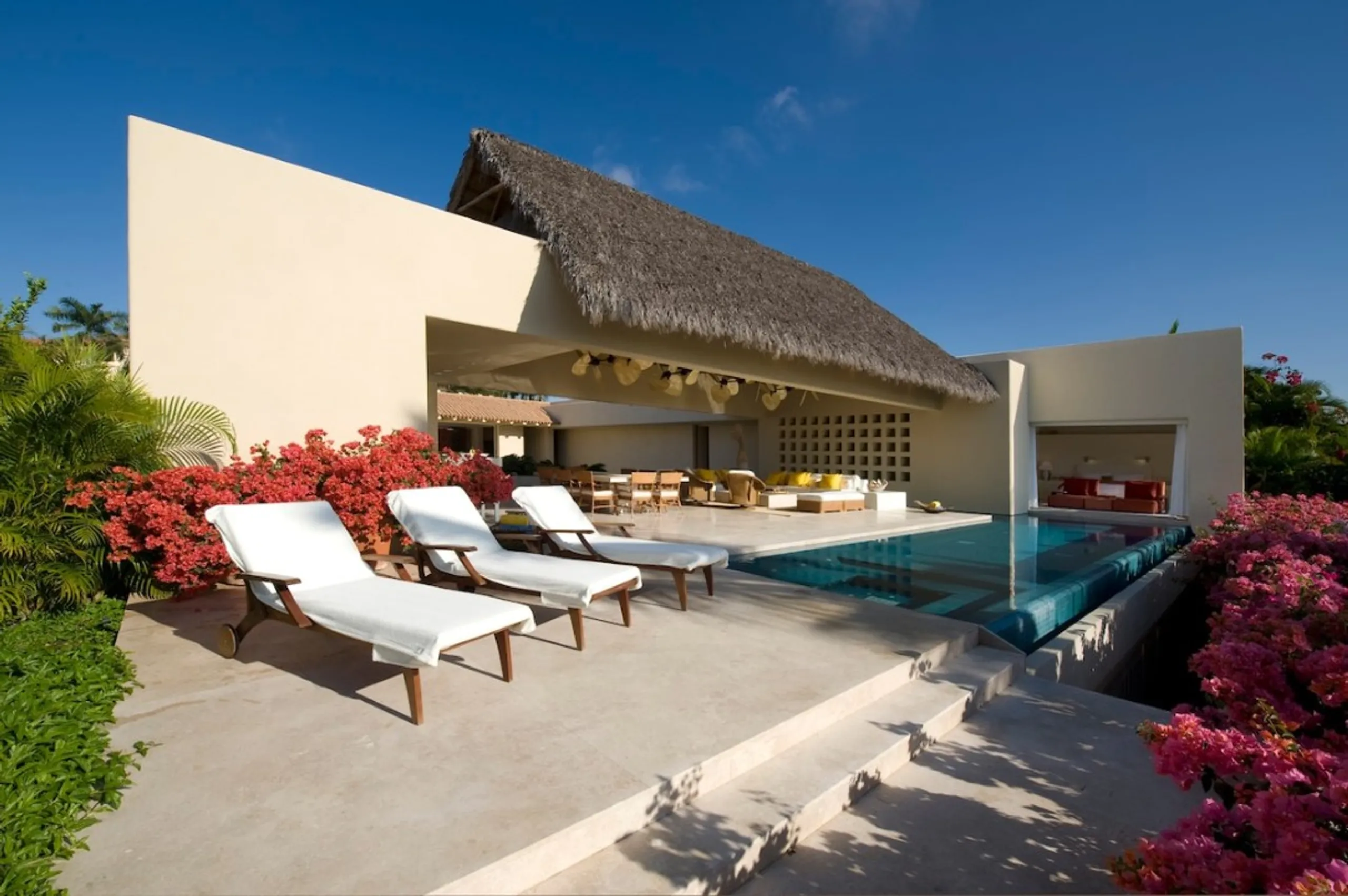 Modern Punta Mita Villa with Ocean Views, Fire Pit & Golf Course Views — photograph 2
