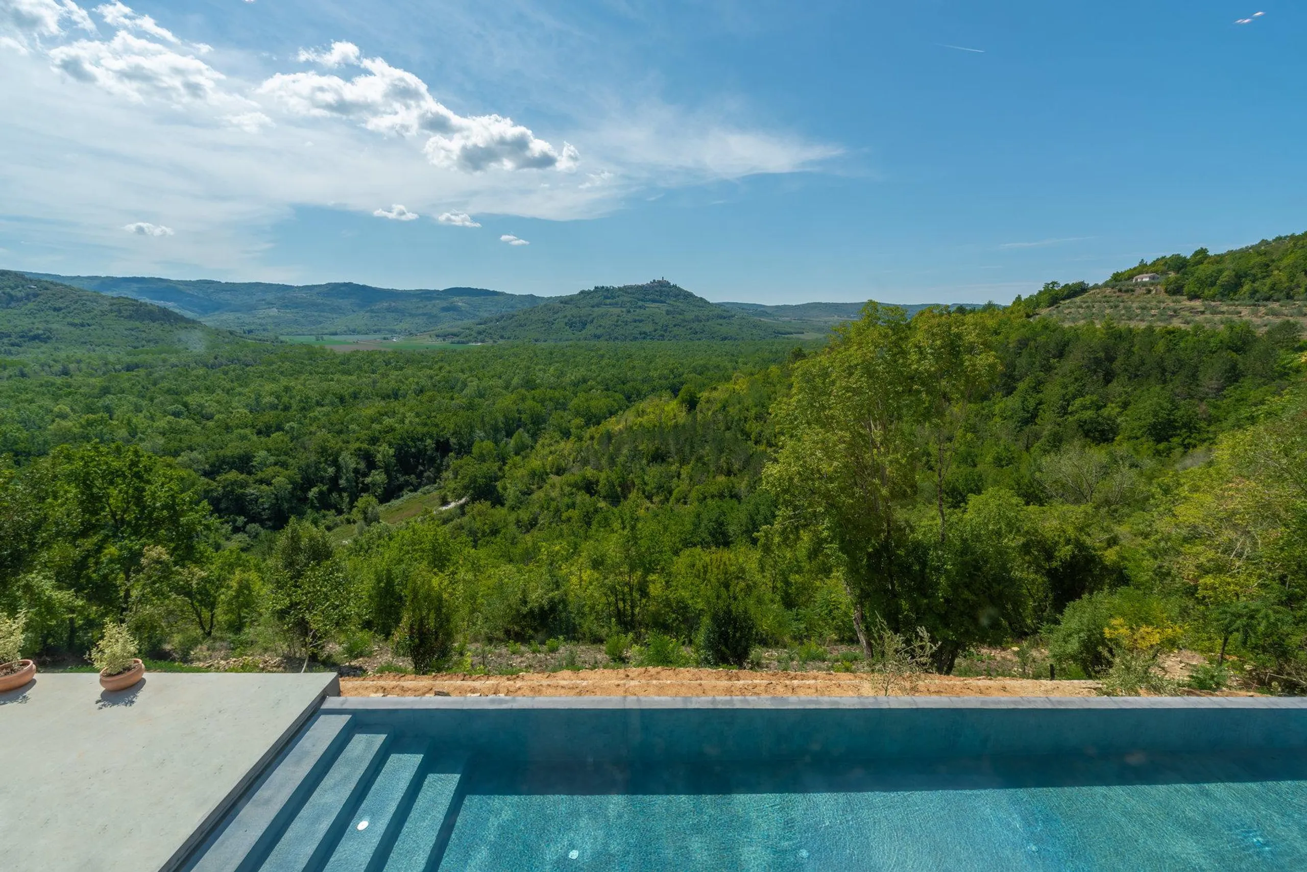 Spectacular Villa in Istria with Pool and Stunning Landscapes — photograph 2