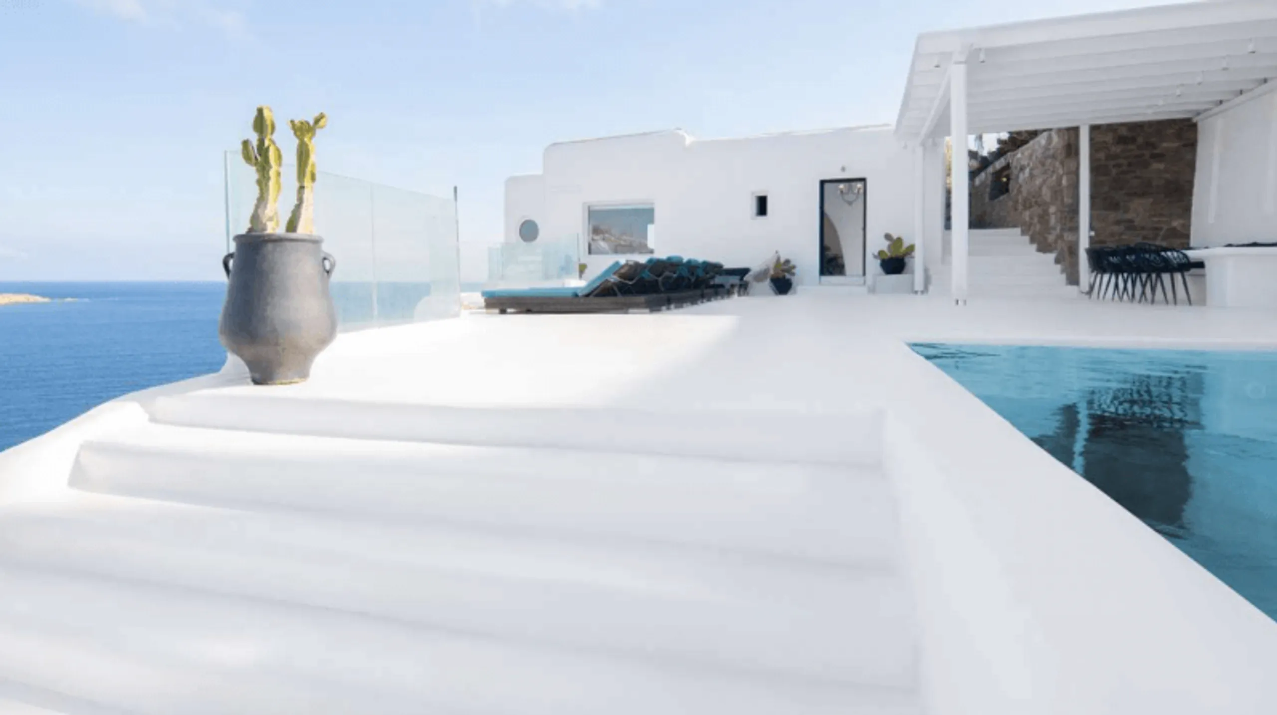 Luxe Mykonos Retreat with Private Pool and Unparalleled Ocean Views — photograph 2