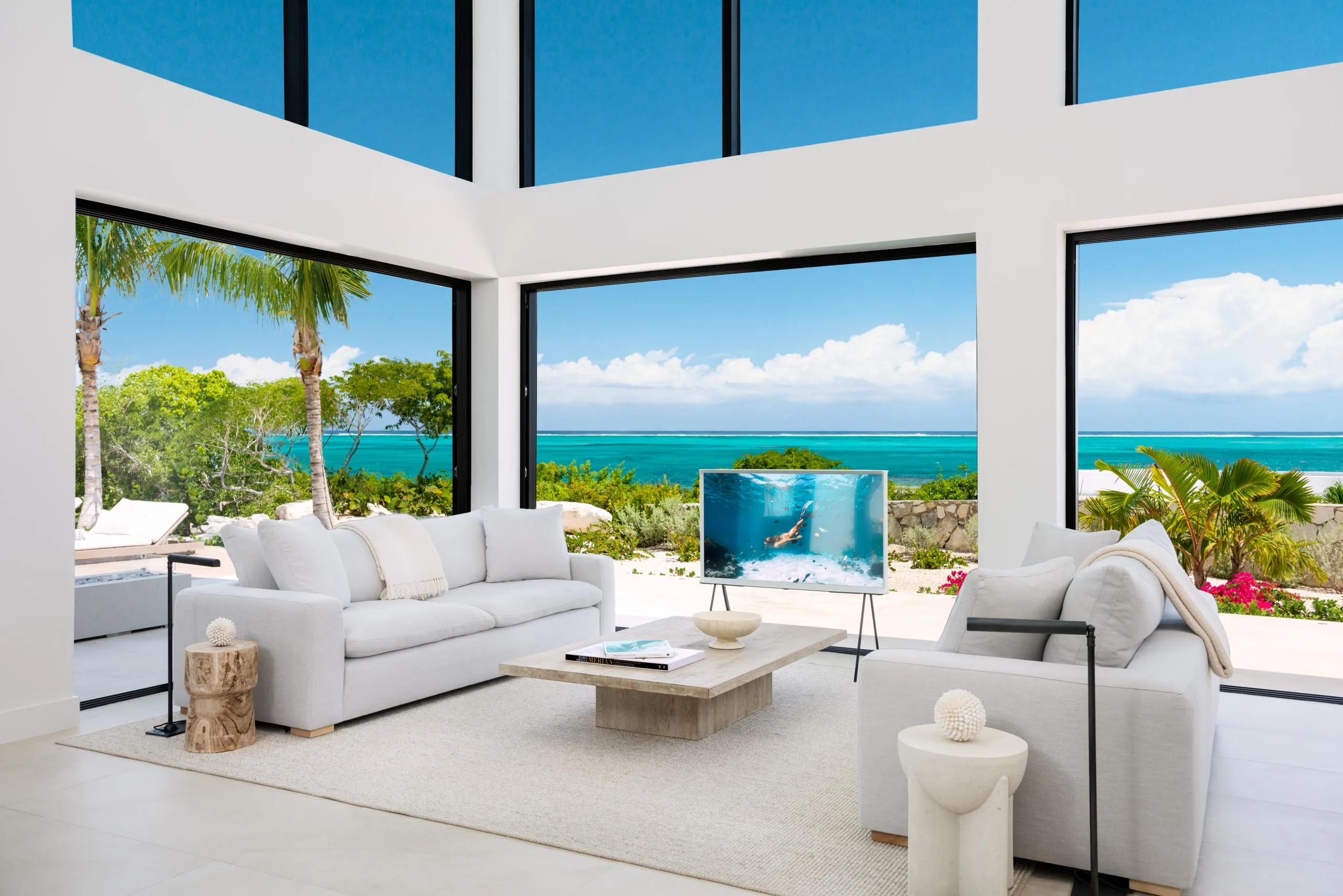 Exhilarating Majestic Villa with Private Pool and Panoramic Views — photograph 3