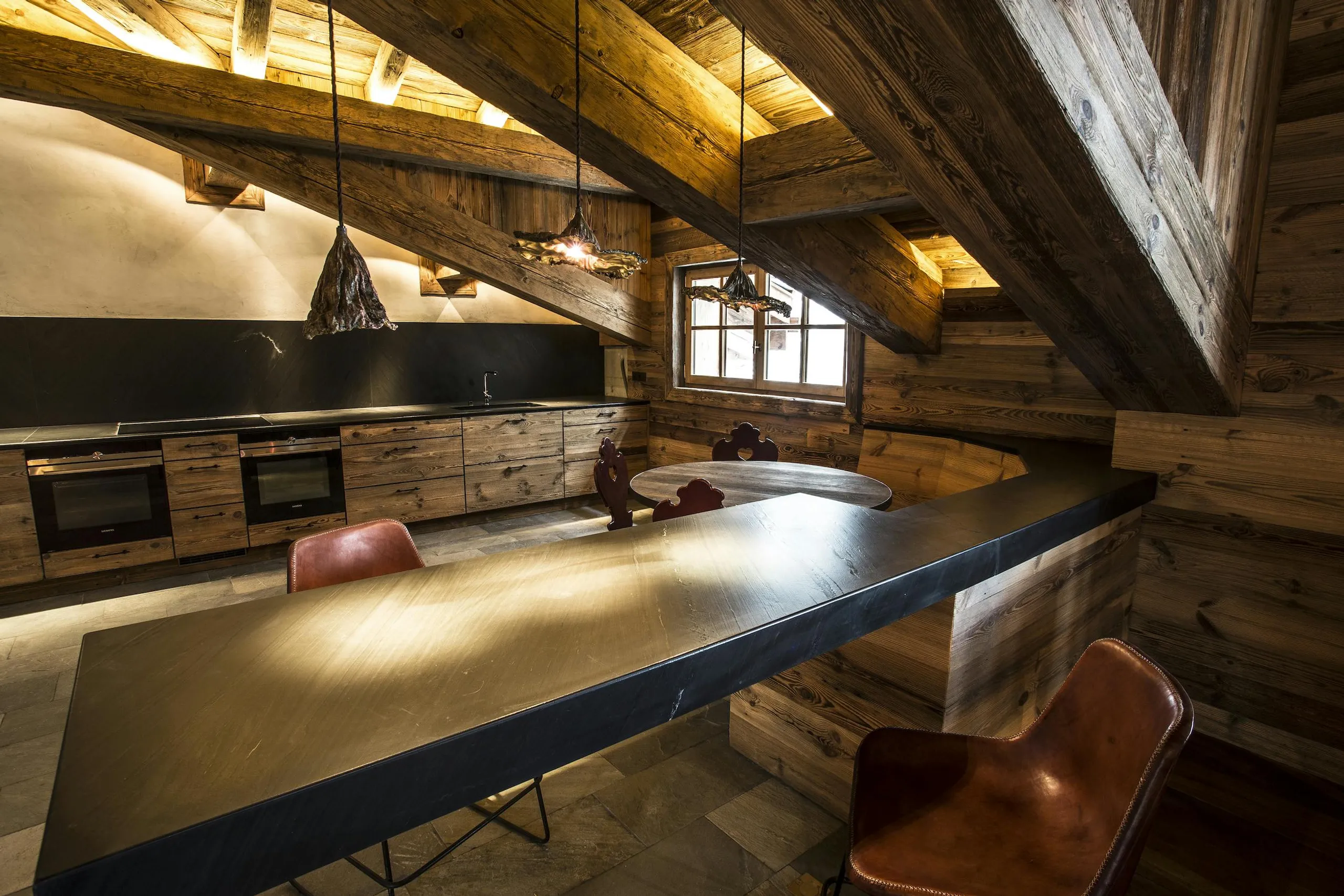 Exceptional Val D Isere Chalet with Indoor Pool and Fireplace — photograph 7