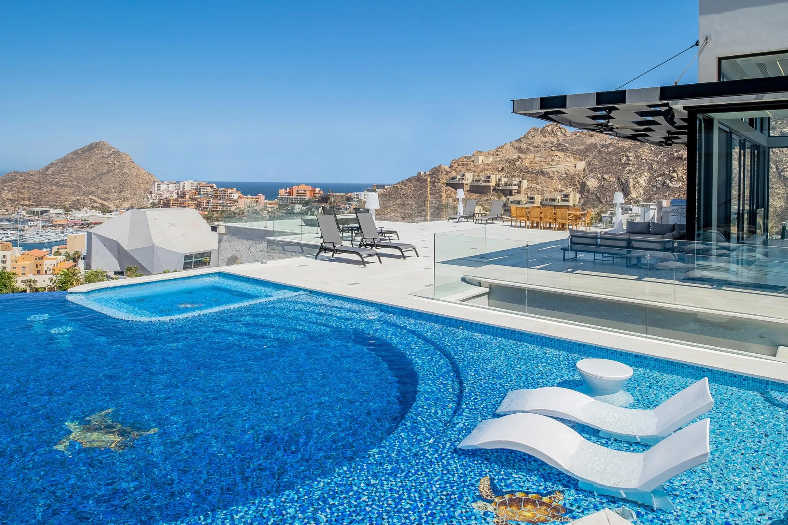 Stunning Modern Contemporary Mansion with Infinity Pool in El Pedregal — photograph 2