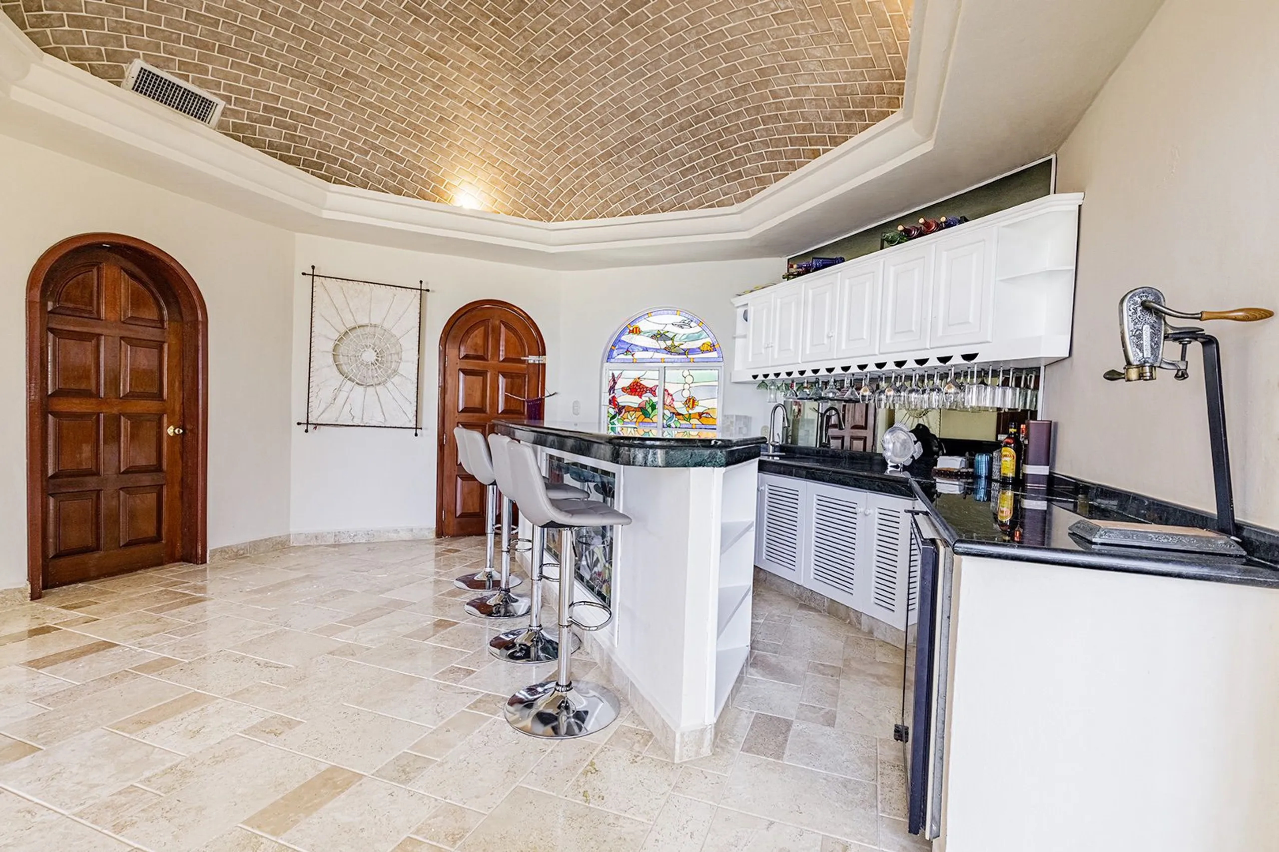 Splendid 8-Bedroom Beachfront Villa in Tankah, Tulum with Ocean Views & Cenote Access — photograph 9