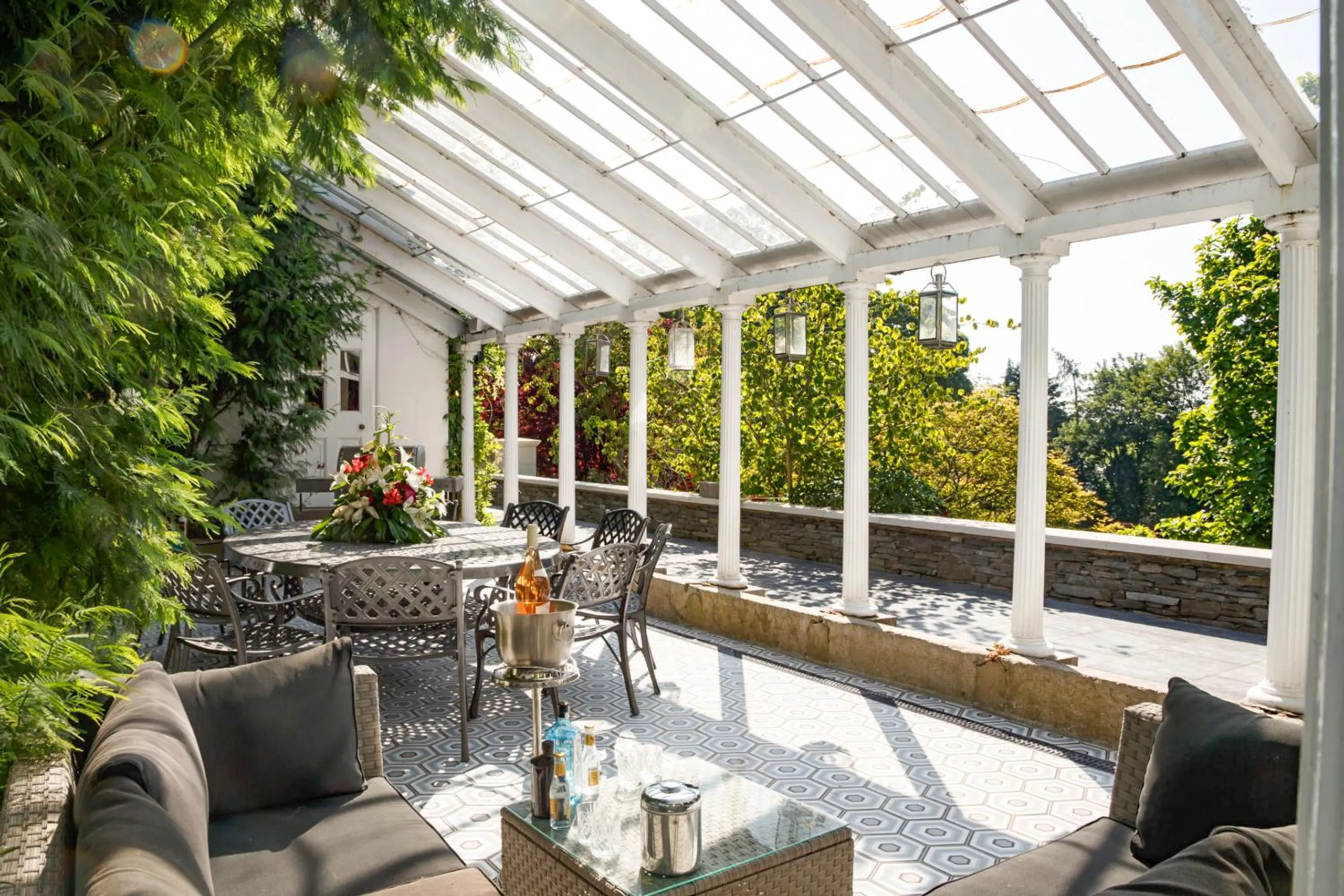 Sophisticated Lake District Villa: Stunning Grounds, Private Spa, and Gourmet Kitchen — photograph 3