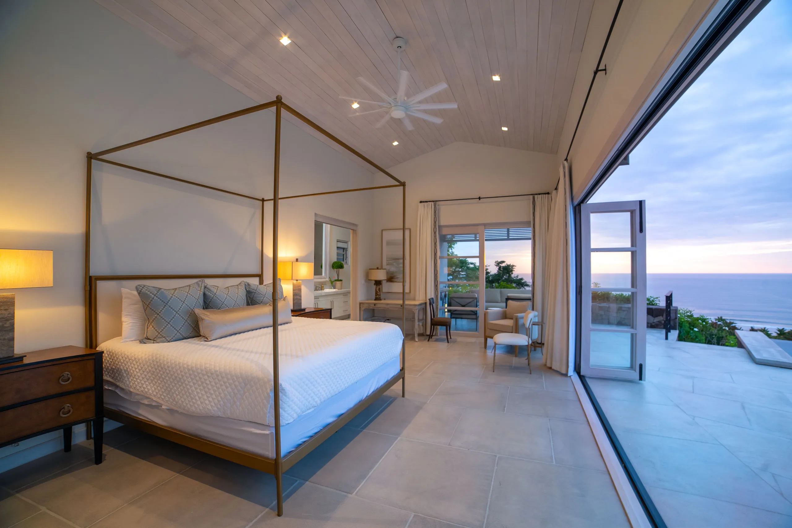 Exhilarating Brand New Villa with Private Pool, Ocean and Mountain Views — photograph 12