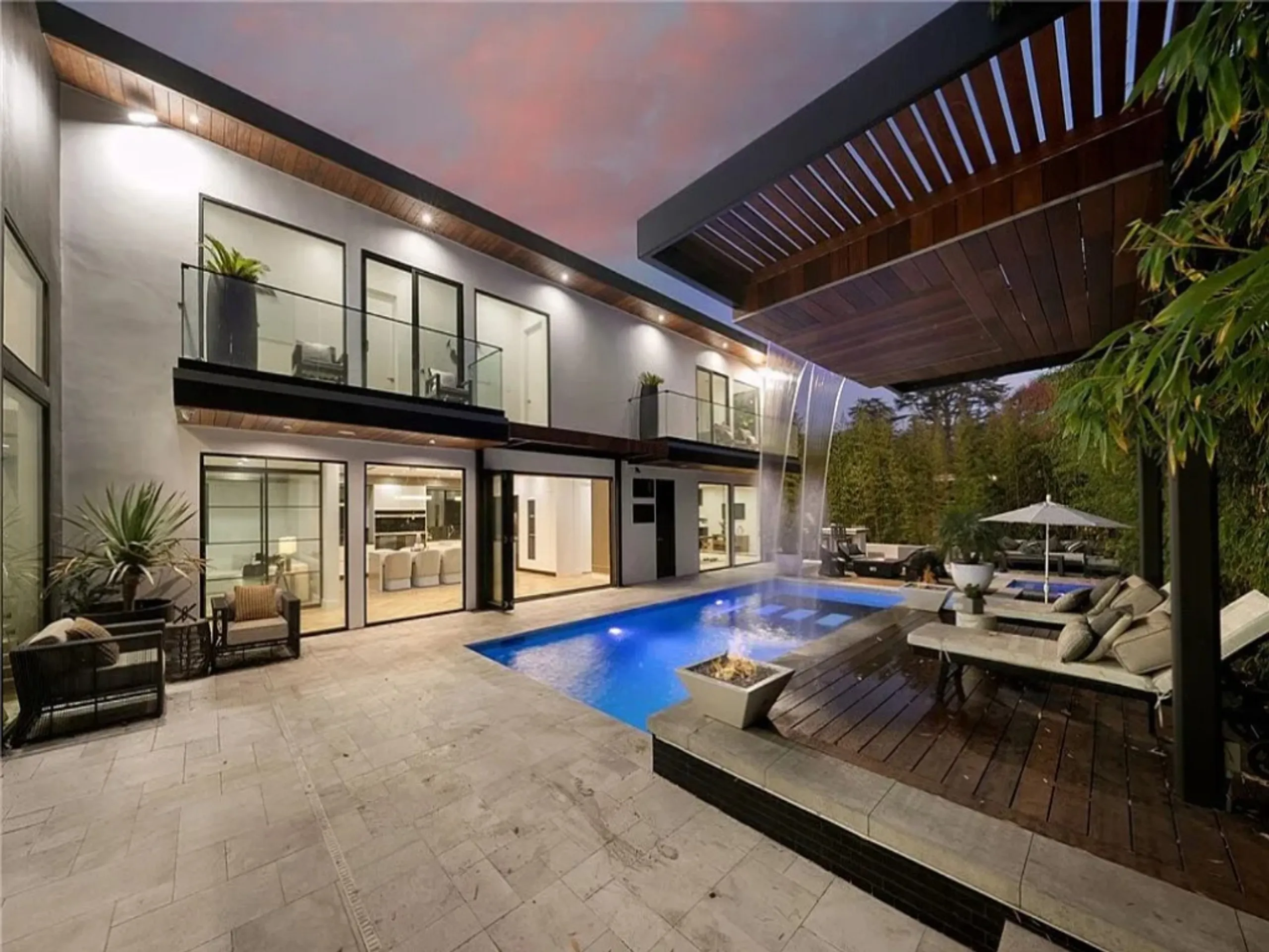 Elegant Studio City Estate with Saltwater Pool, Spa & Mountain Views — photograph 4