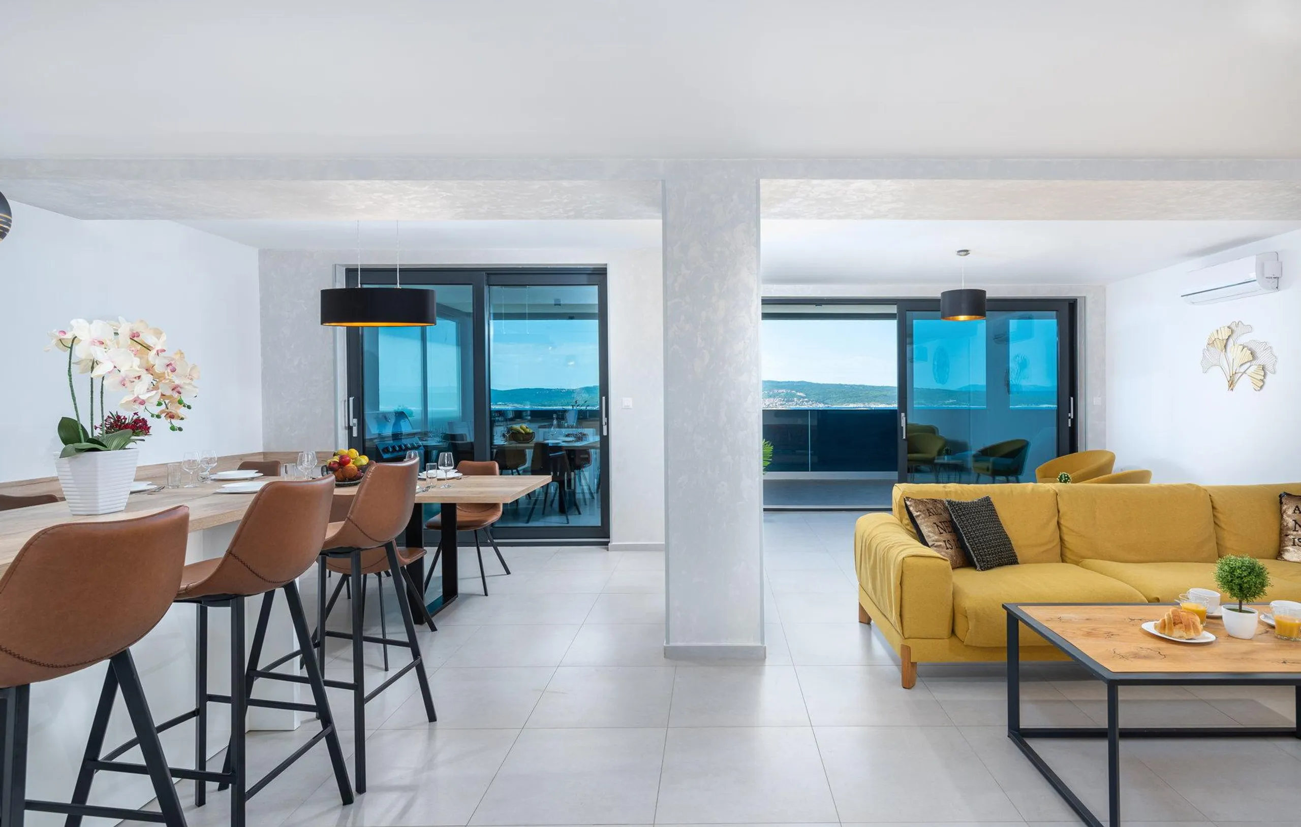 Captivating Villa with Heated Pool and Mesmerizing Views of the Adriatic Sea — photograph 6