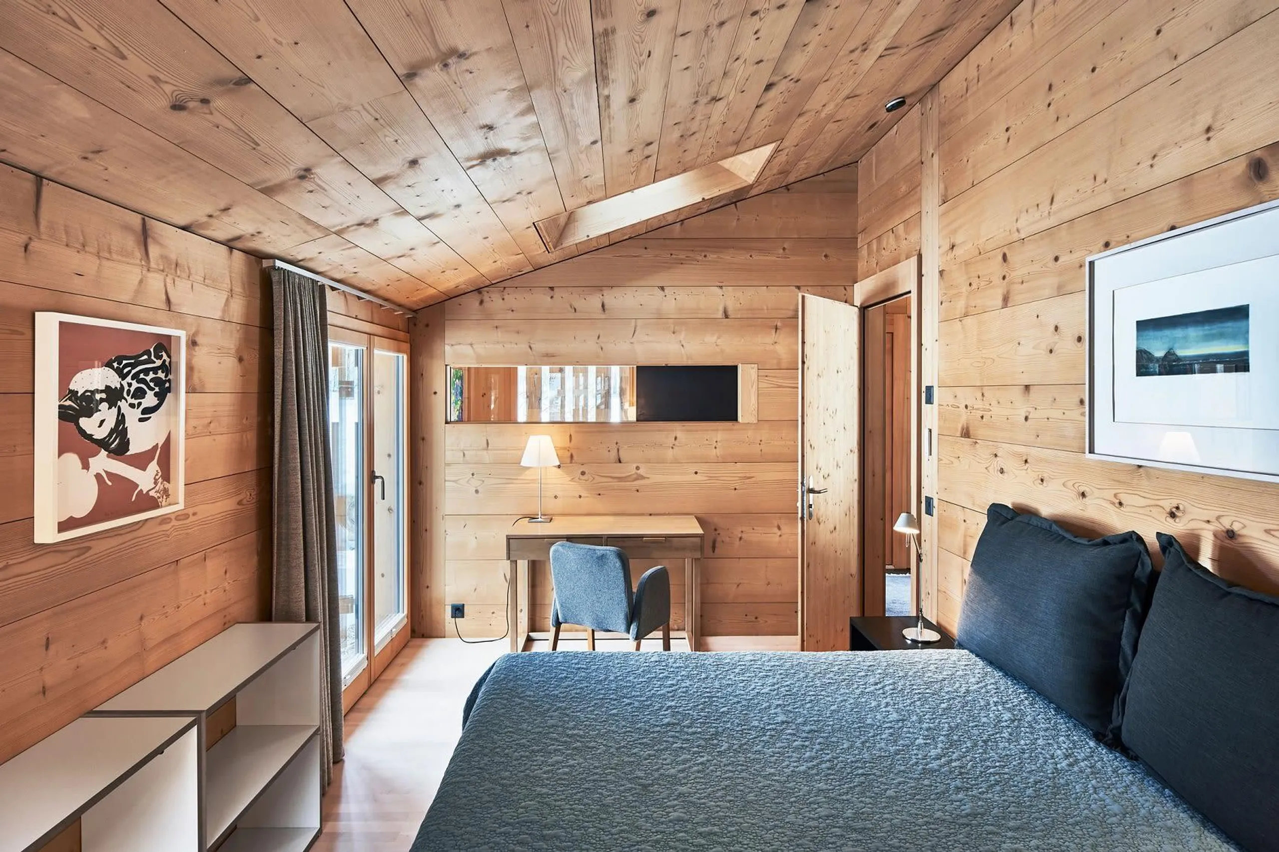 Deluxe Luxury Chalet in Gstaad with Stunning Views — photograph 3