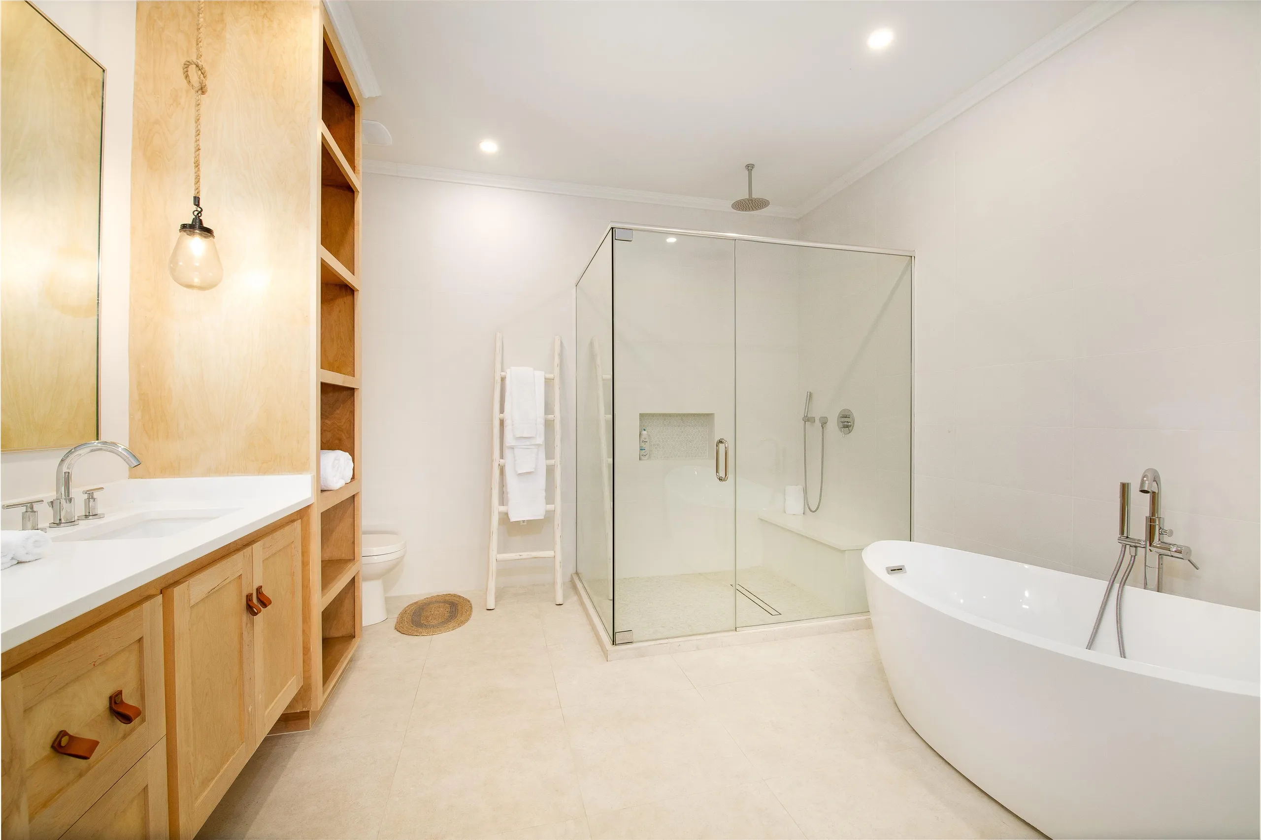 Sandy Lanes Elegantly Styled Villa with Private Pool and Access to Beach Club — photograph 11