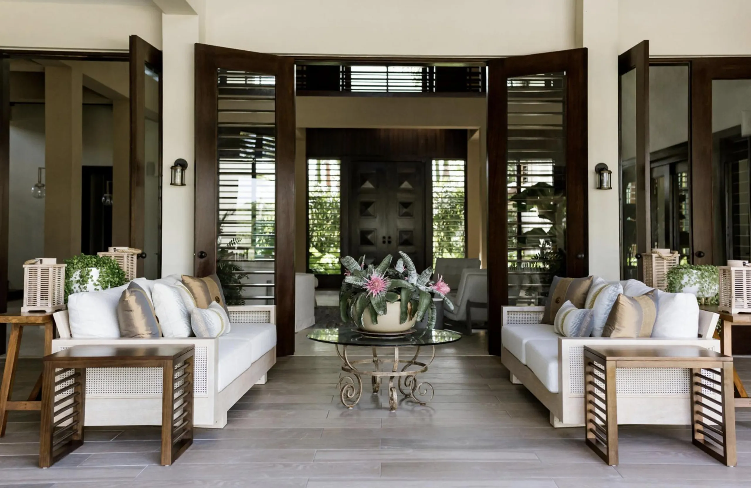 Princely Punta Cana Estate with Gorgeous Pool and Walks to Beach — photograph 7