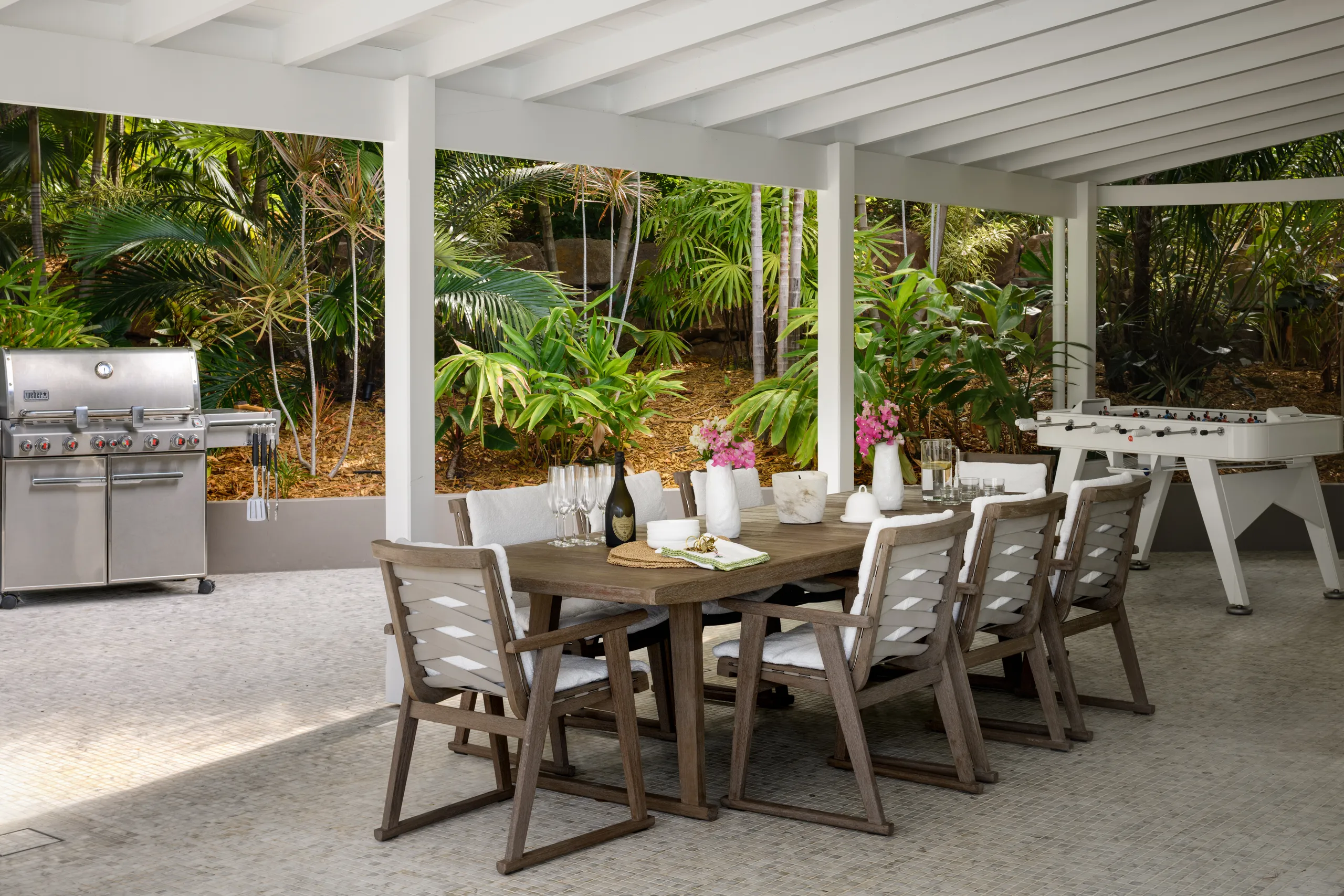Waterfront St. Barth Villa with Private Dock, Heated Pool & Airy Living Spaces — photograph 8