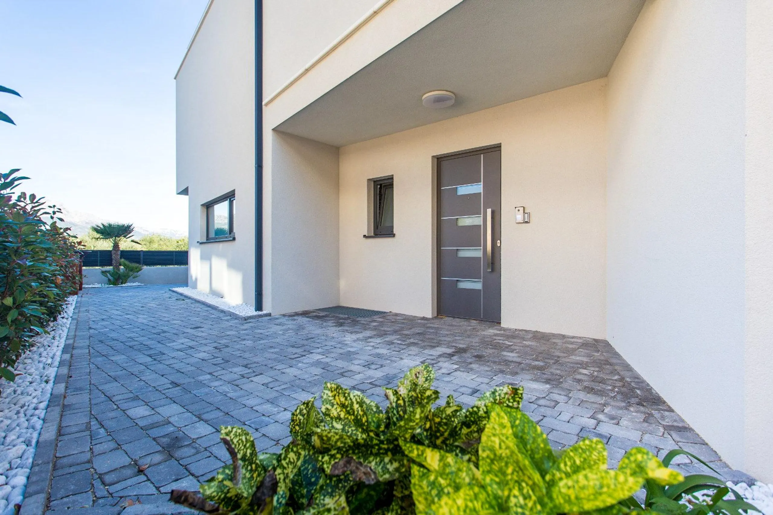 Grandiose Villa with Private Pool and  Breathtaking Sea Views — photograph 11