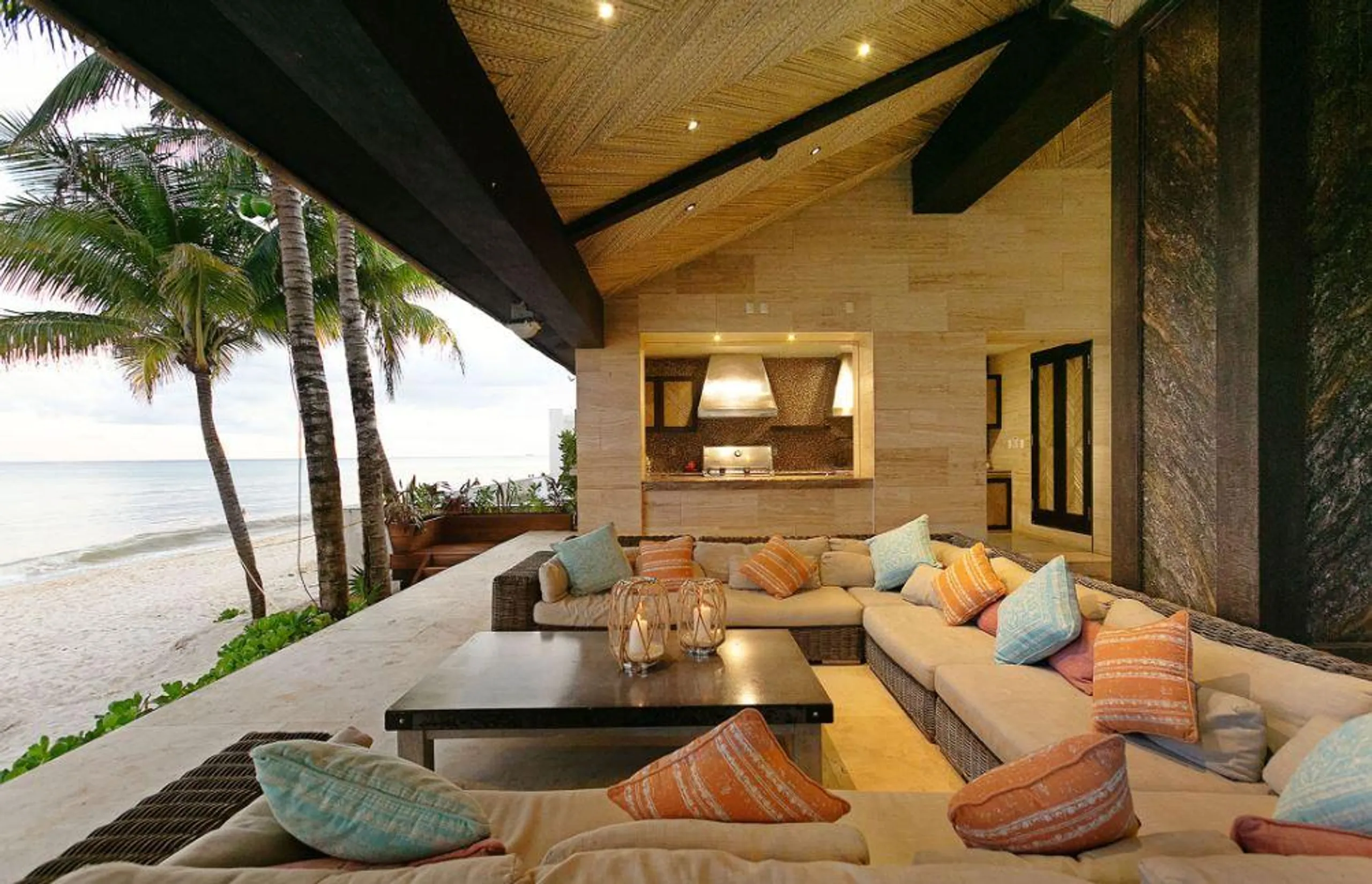 Upscale Beach Front Playacar Villa with Private Pool and Ocean Views — photograph 7
