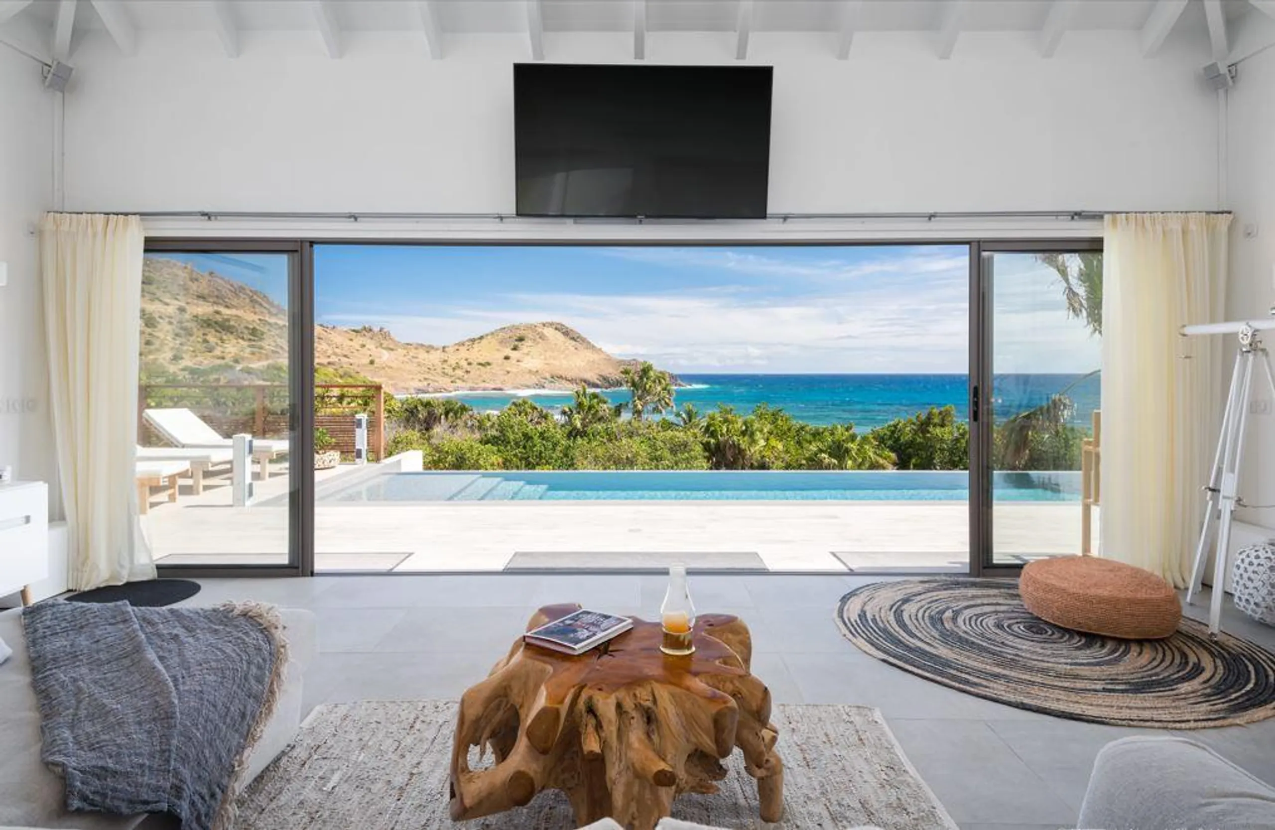 Cozy St. Barts Villa with Breathtaking Views of Sparkling Waters VILLAWAY® — photograph 7
