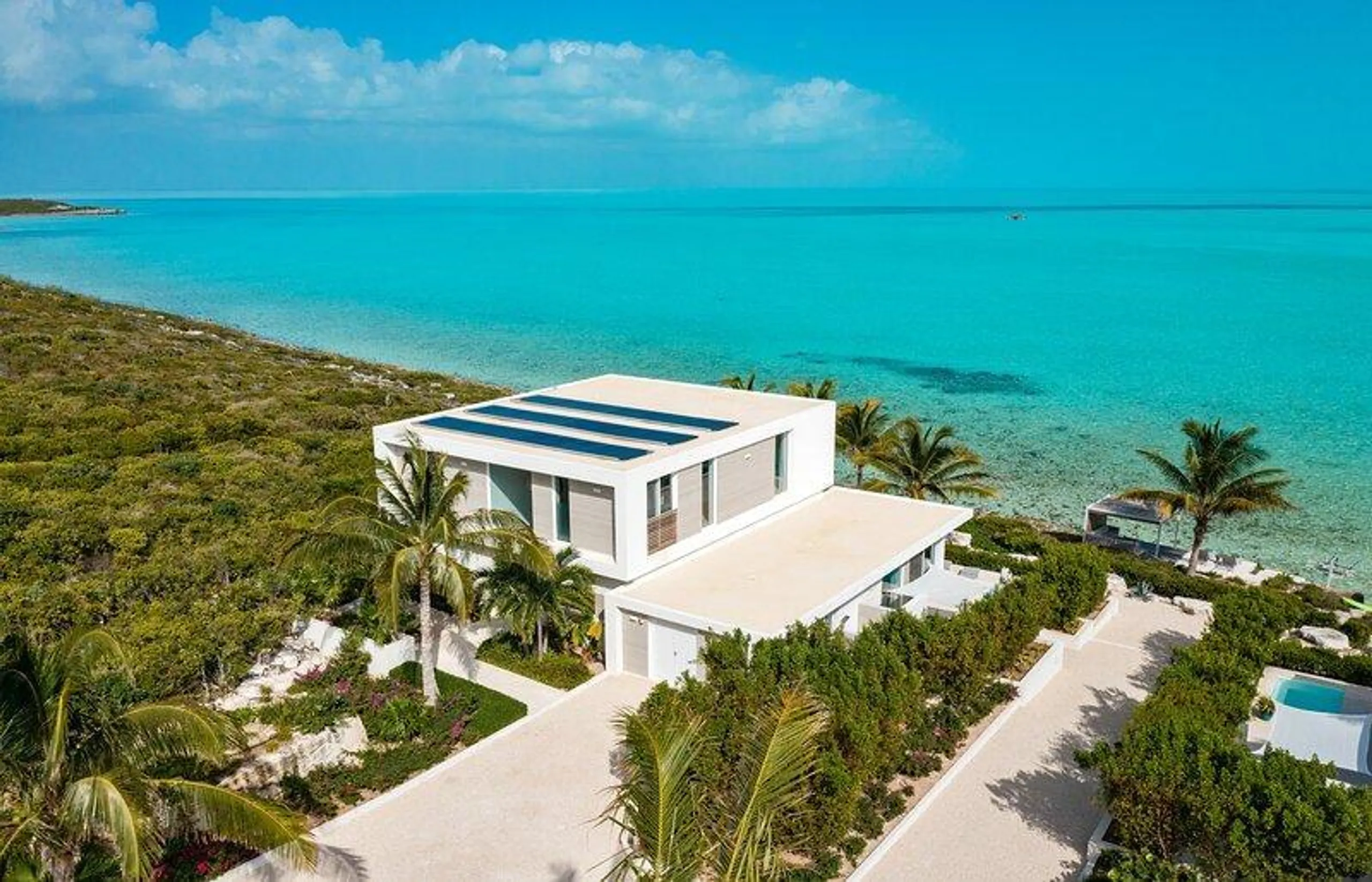 Turks and Caicos Grand Luxury Oceanfront Vacation Villa with Breathtaking Views — photograph 5