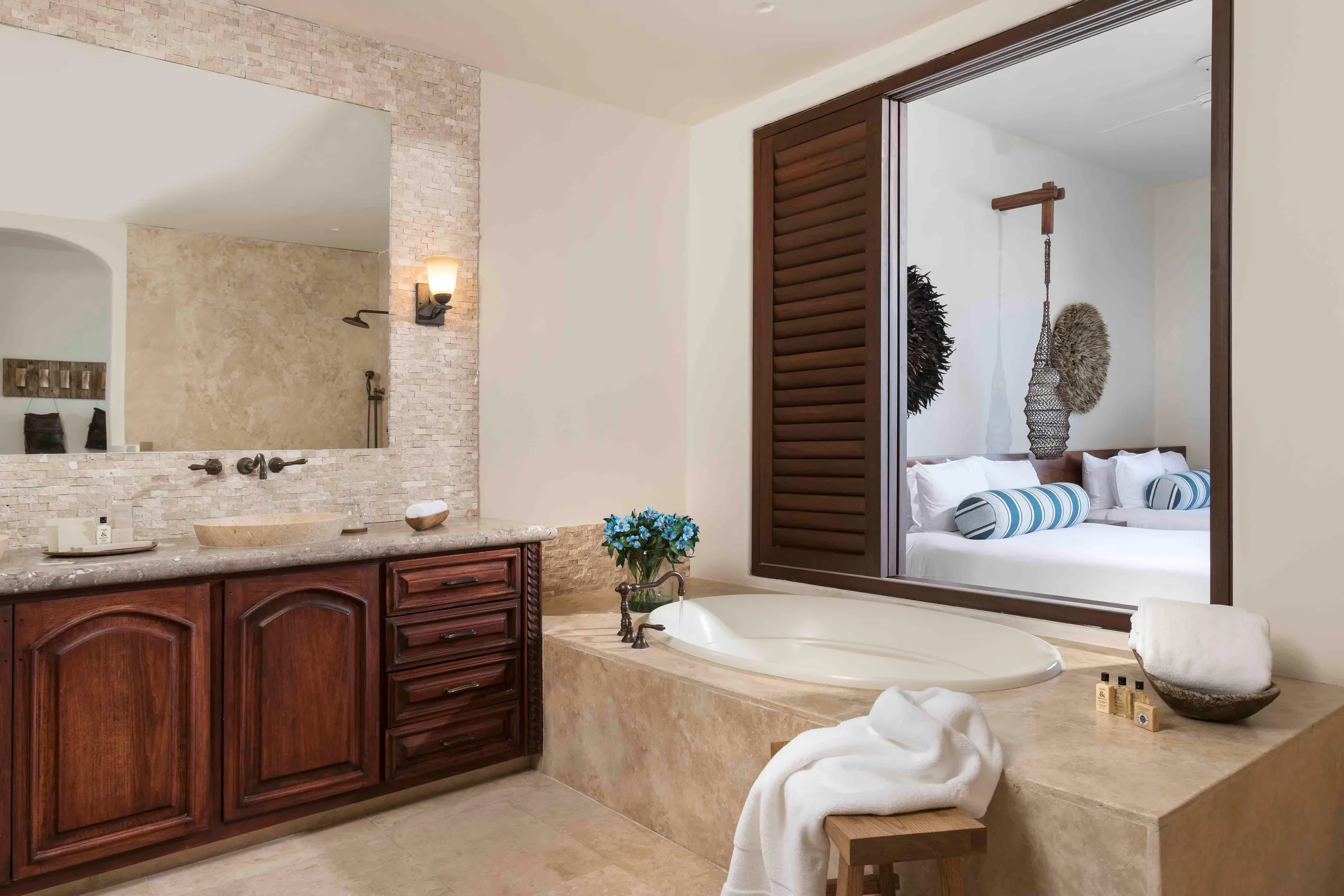 Magnificent Punta Mita Oceanfront Oasis with Private Pool and Ocean Views — photograph 11